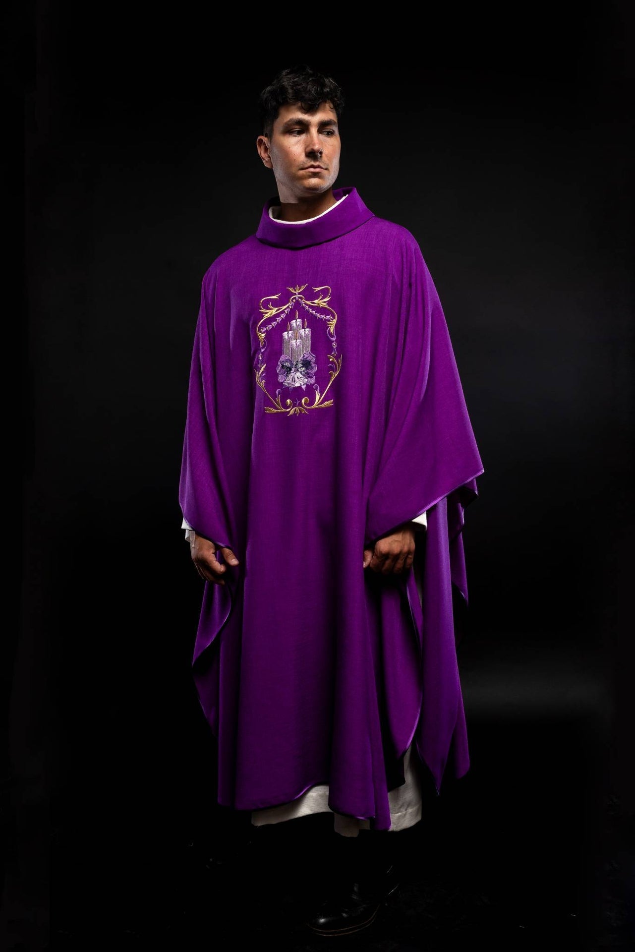 Advent chasuble with candle embroidery KOR/254/03/03 FIOLET - CHASUBLES.COM