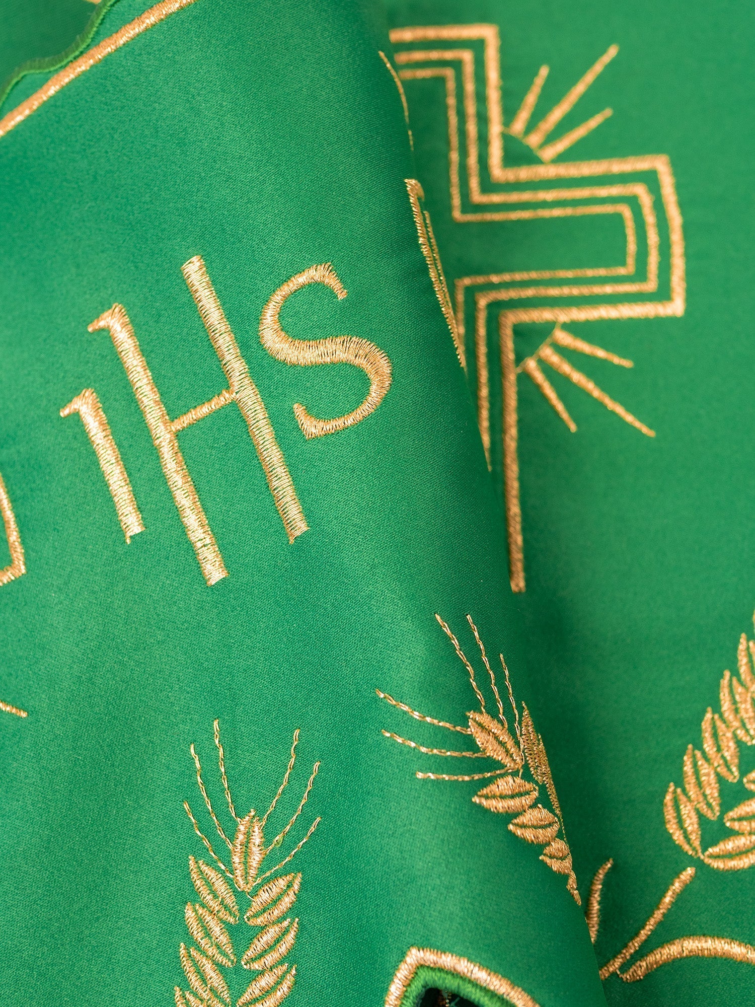 Altar superfrontal trimmings in green with gold IHS and cross embroidery KOM/040/01 20cm 3,5m - HAFTINAUSA.COM