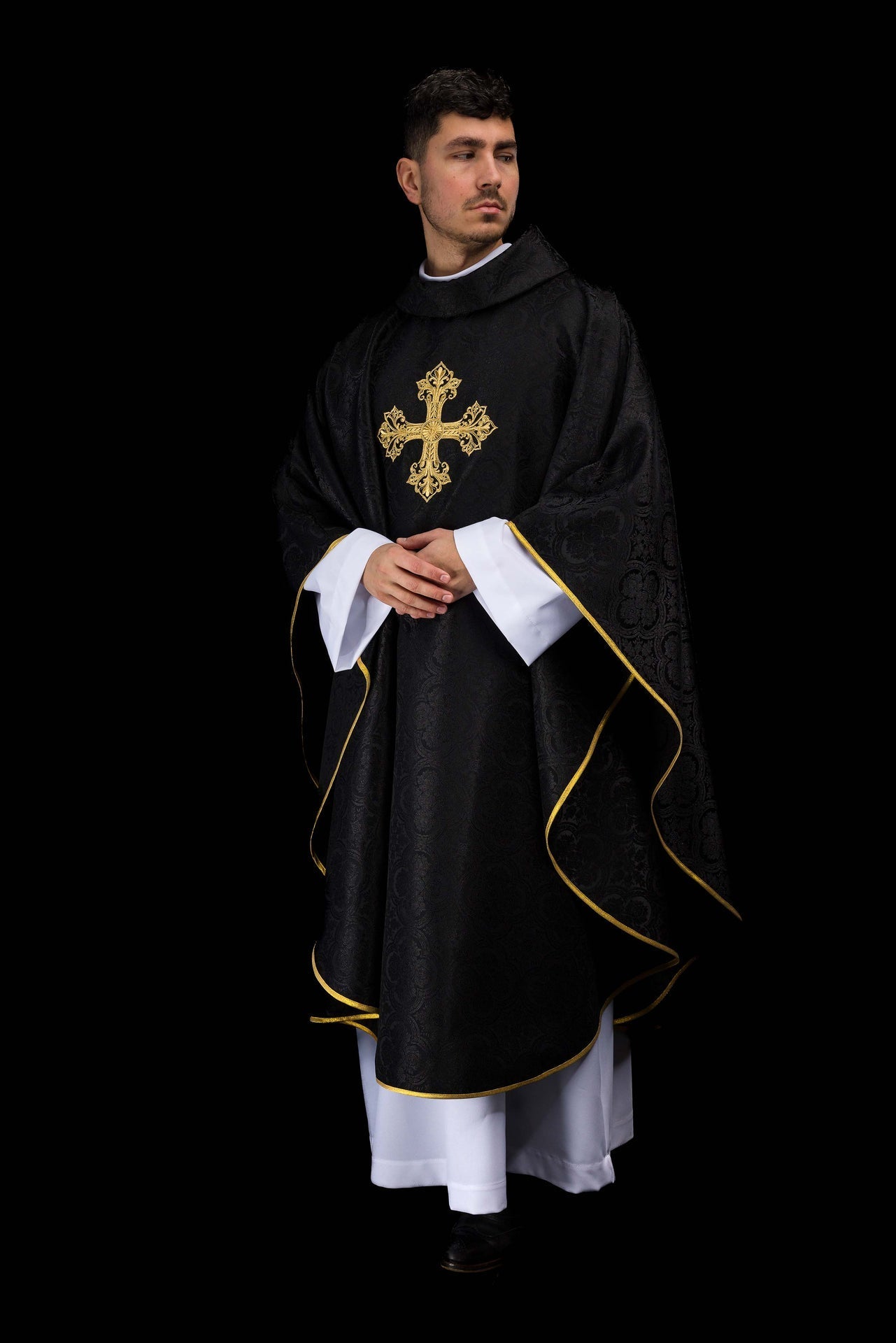 Black chasuble with cross jacquard fabric KOR/403/07/11 - CHASUBLES.COM