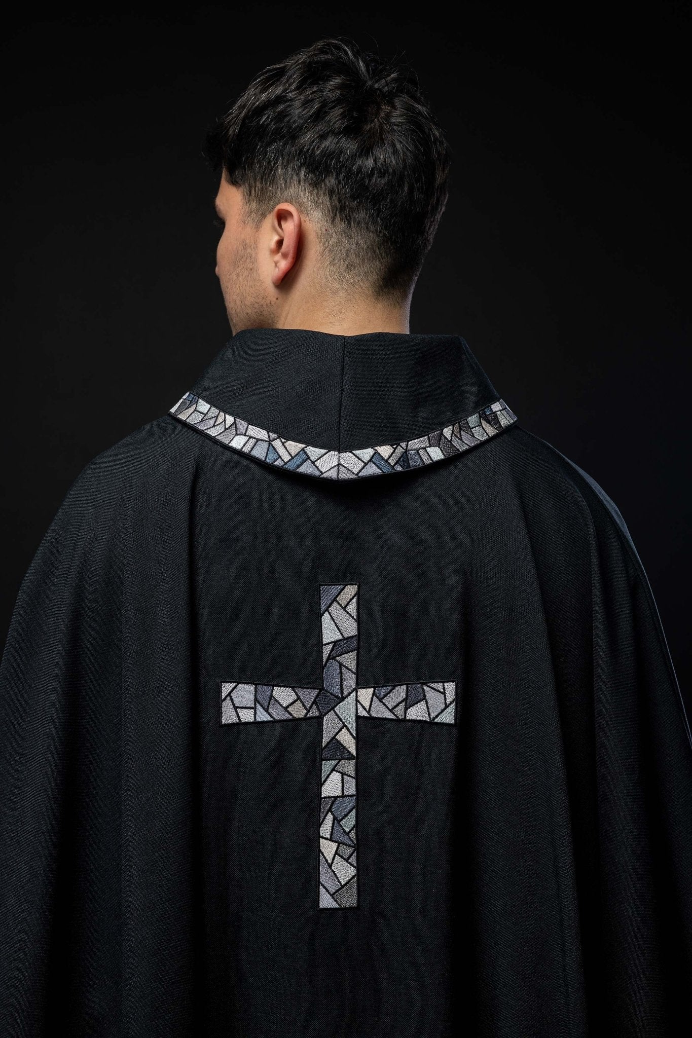 Black chasuble with mosaic black cross KOR/257/07/70 - HAFTINAUSA.COM