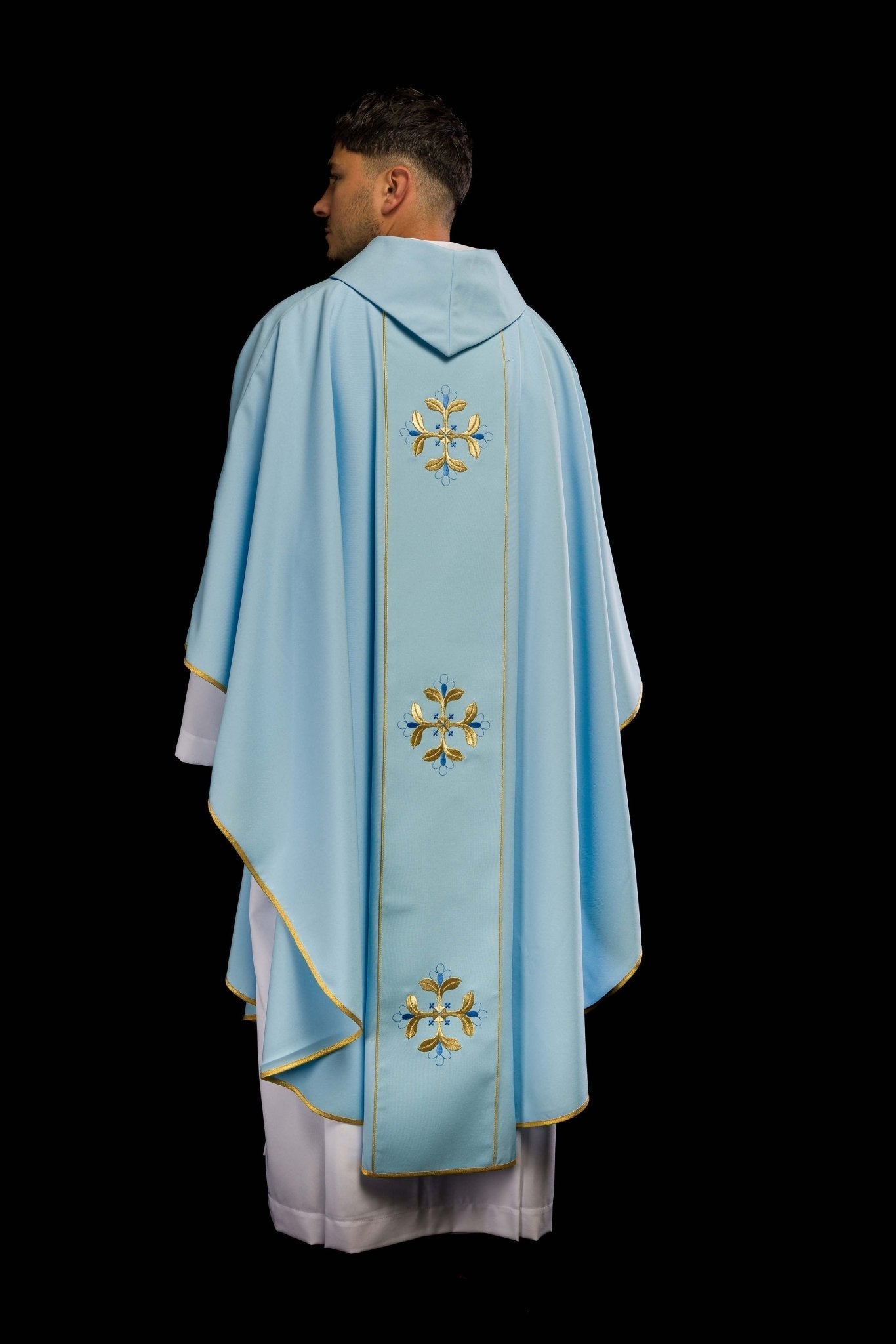 Blue liturgical chasuble with gold Marian embroidery KOR/128/06/01 NIEBIESKI - HAFTINAUSA.COM