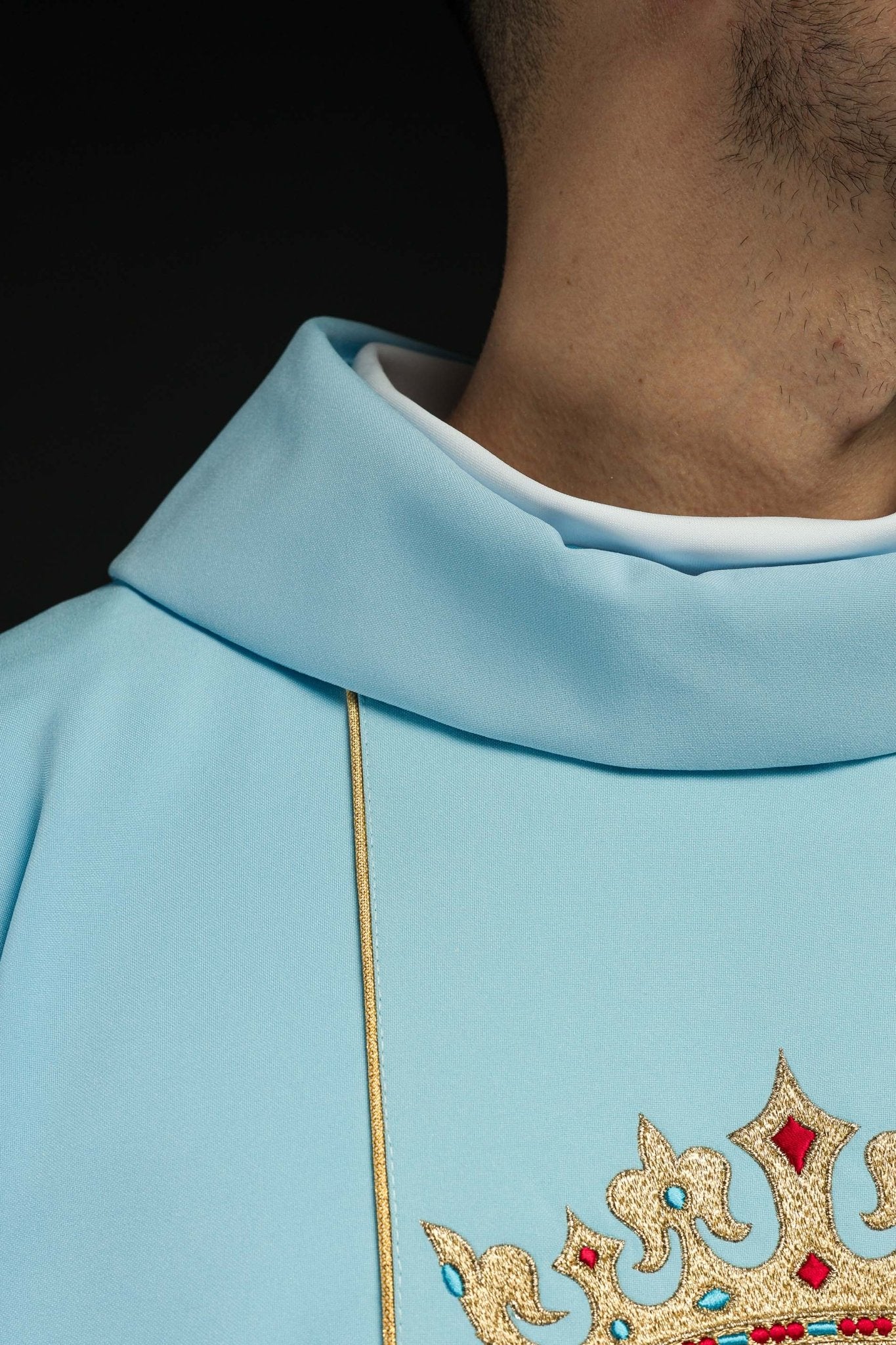 Blue liturgical Marian chasuble embroidered with a crown KOR/058/06/01 NIEBIESKI - CHASUBLES.COM