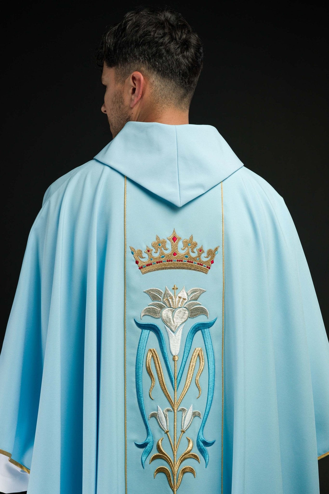 Blue liturgical Marian chasuble embroidered with a crown KOR/058/06/01 NIEBIESKI - CHASUBLES.COM