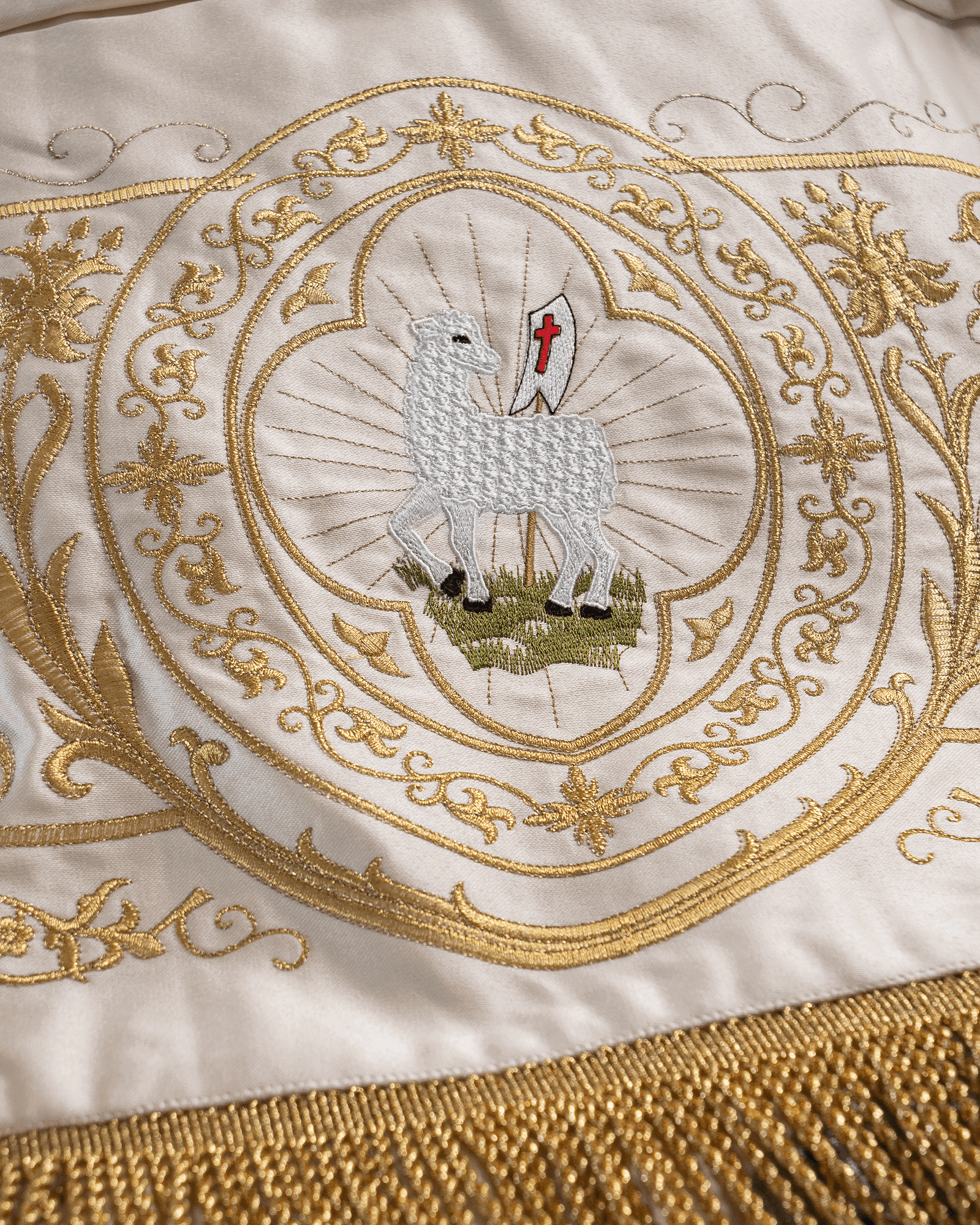 Canopy with embroidered angels and motifs KBA/003 130*160 - HAFTINAUSA.COM