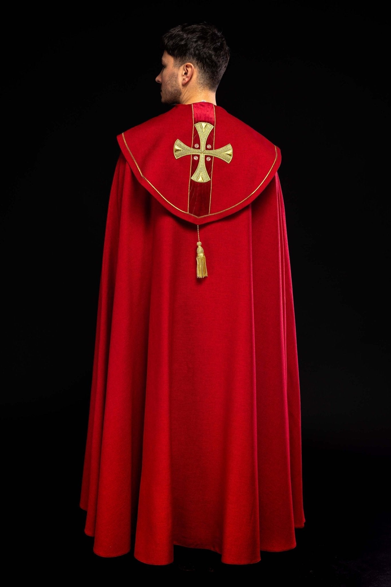Cap in embroidered gold crosses with red velvet S - 3068 - 02 - 70 150cm - HAFTINAUSA.COM