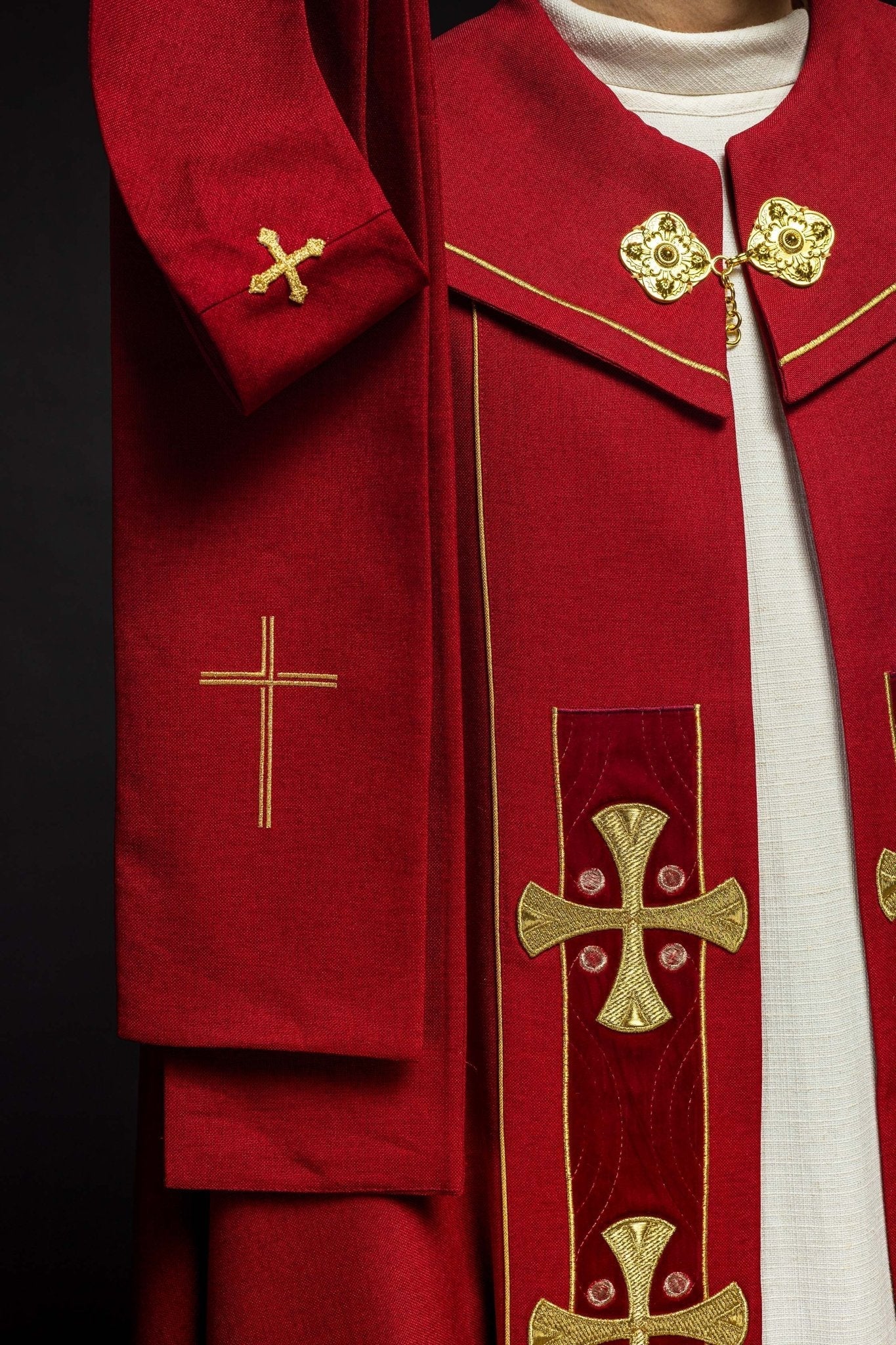 Cap in embroidered gold crosses with red velvet S - 3068 - 02 - 70 150cm - HAFTINAUSA.COM