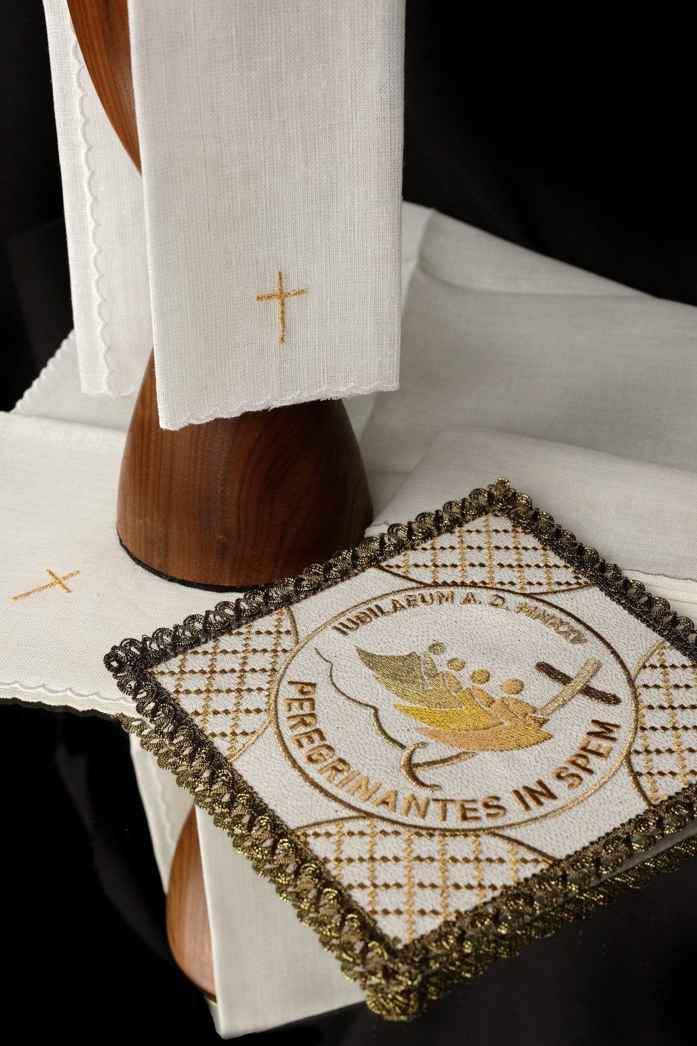 Chalice Linen Set with JUBILEE ROME 2025 logo JR/015/C1 - HAFTINAUSA.COM