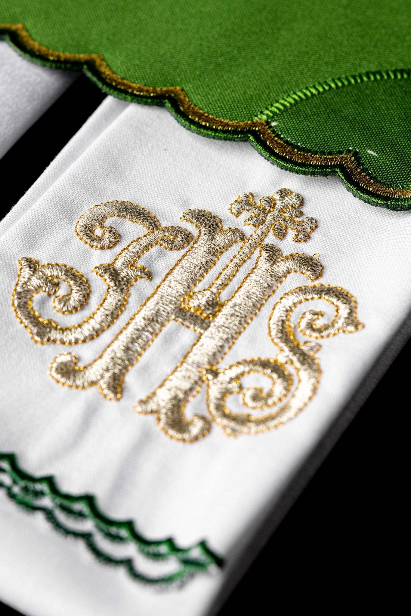 Chalice Linens Embroidered in Green with IHS KK/072/01 - CHASUBLES.COM