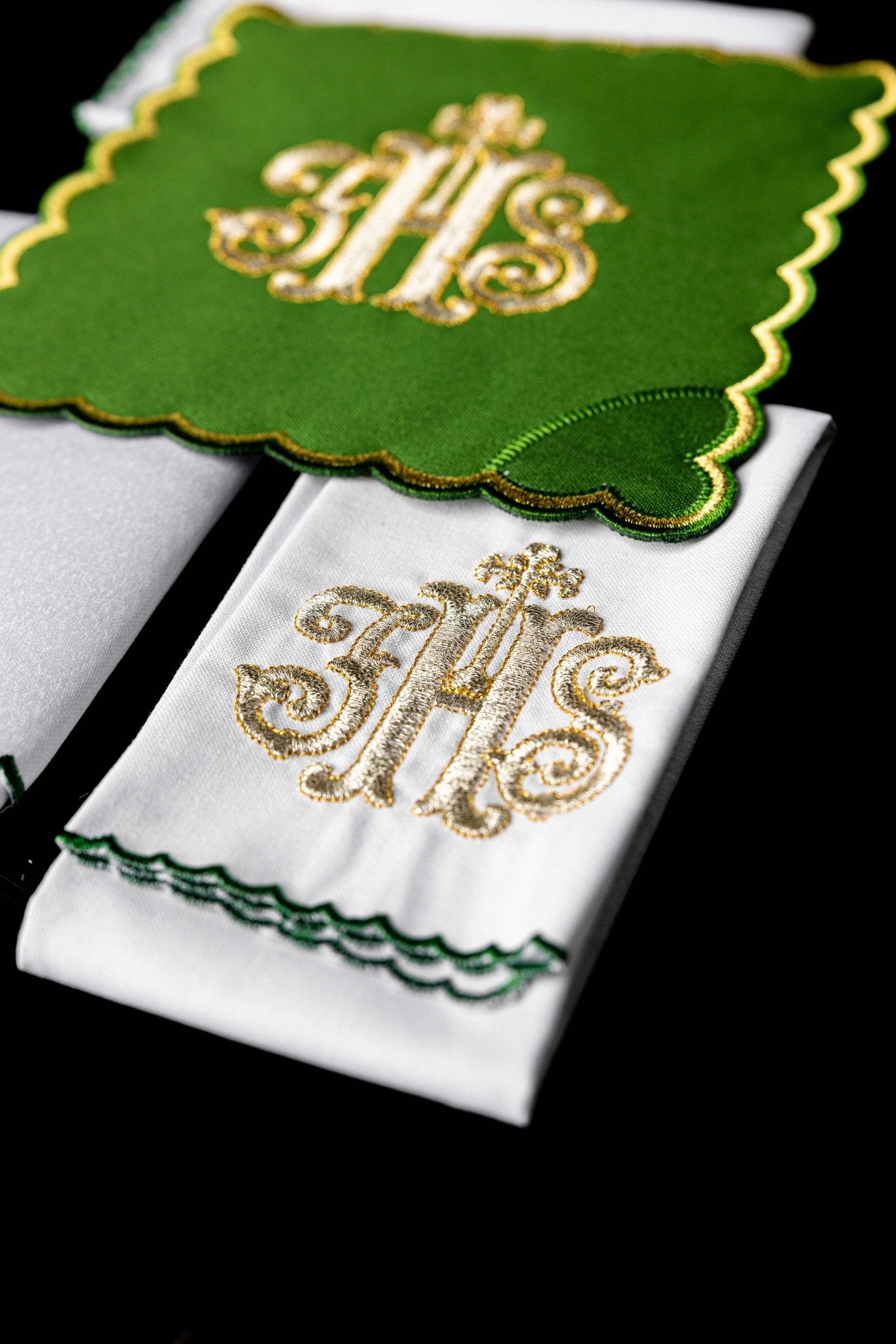 Chalice Linens Embroidered in Green with IHS KK/072/01 - CHASUBLES.COM