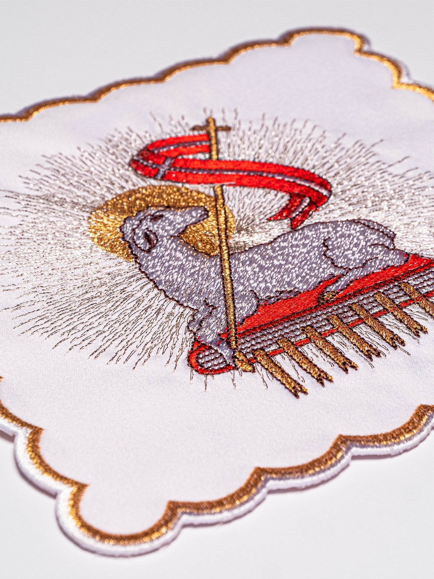 Chalice Linens Embroidered Lamb KK/100 - HAFTINAUSA.COM
