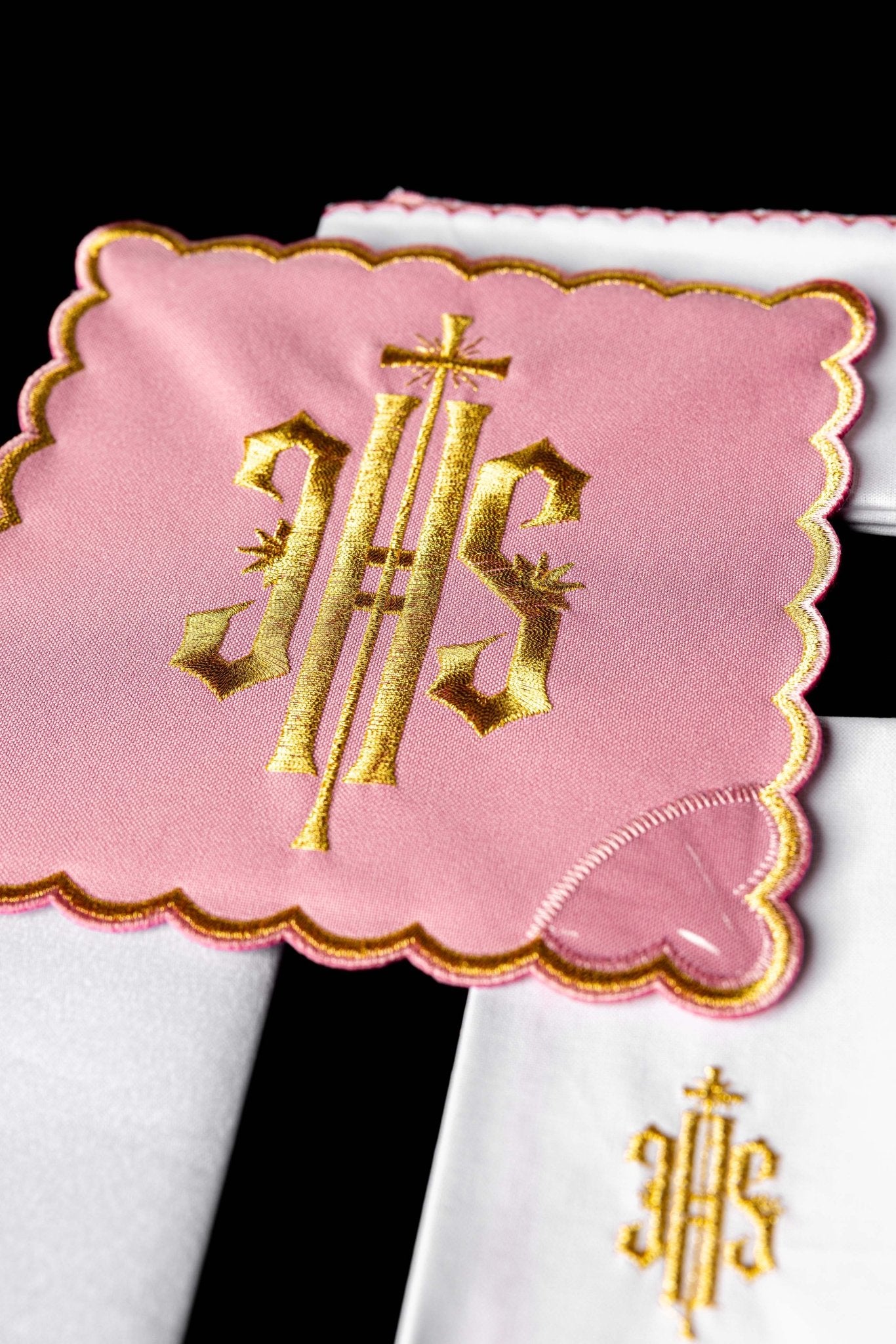 Chalice Linens Embroidered Pink IHS KK/029/08 - CHASUBLES.COM