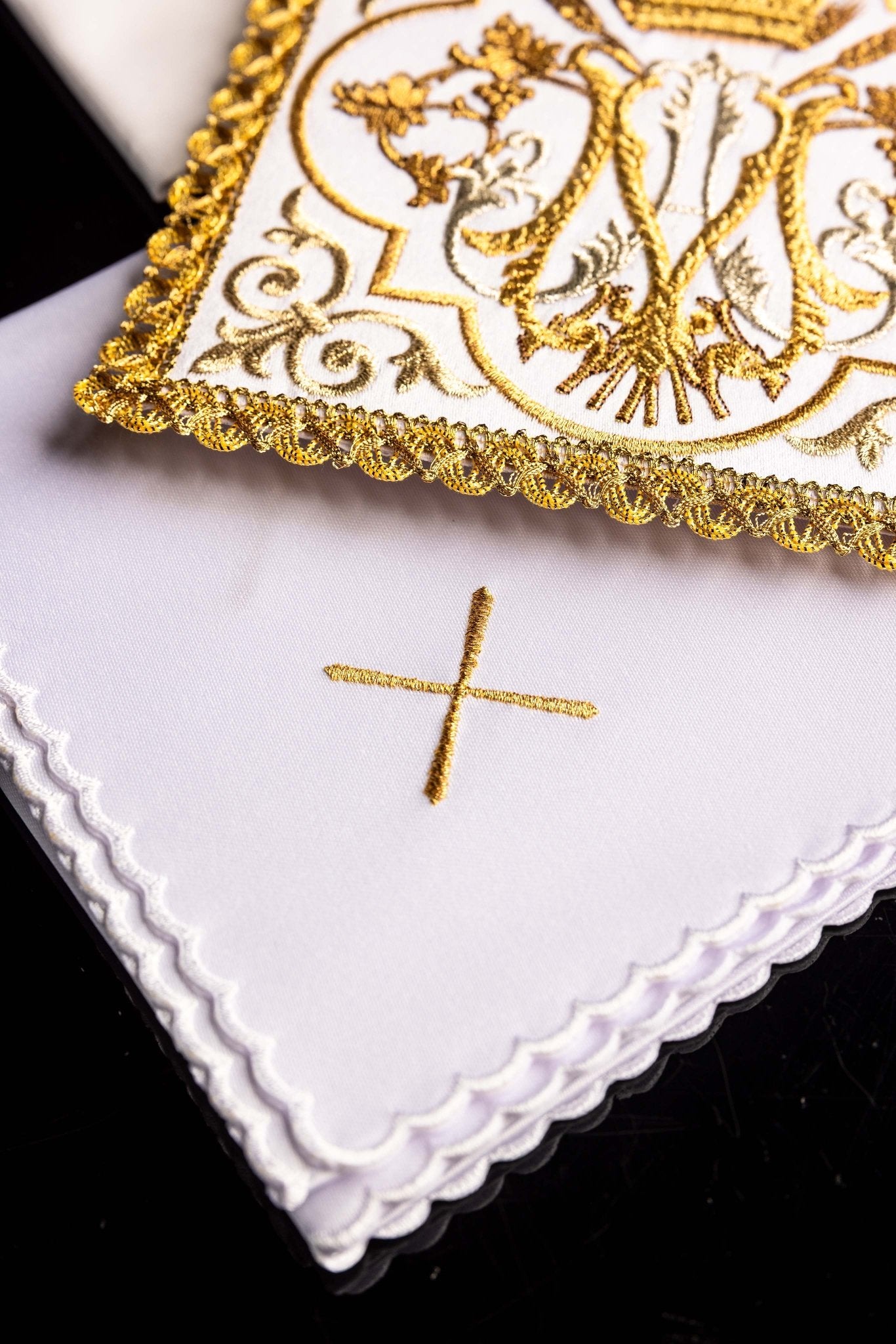 Chalice linens embroidered with a Marian symbol KK/5010 - CHASUBLES.COM
