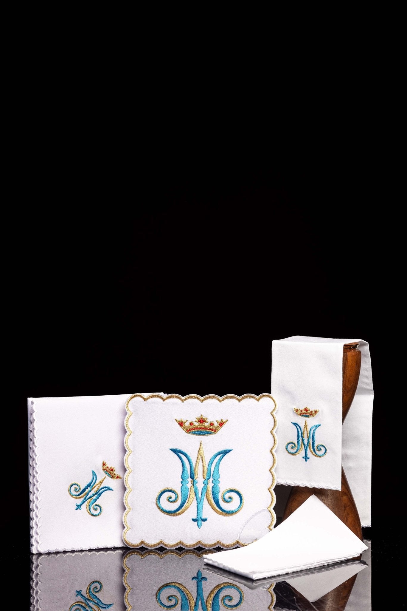 Chalice Linens Embroidered with blue and gold Marian Motif KK/164 - CHASUBLES.COM