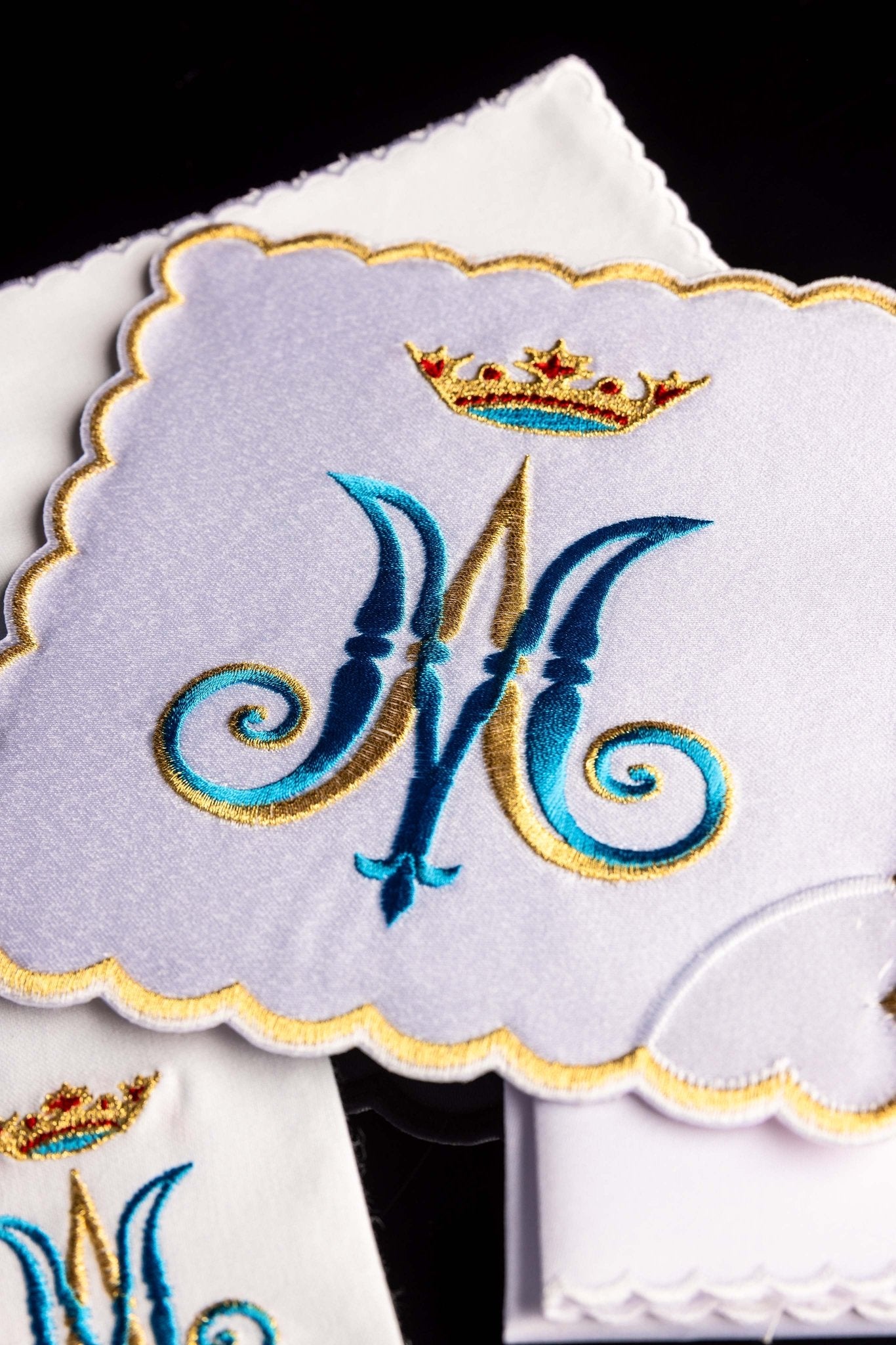Chalice Linens Embroidered with blue and gold Marian Motif KK/164 - CHASUBLES.COM