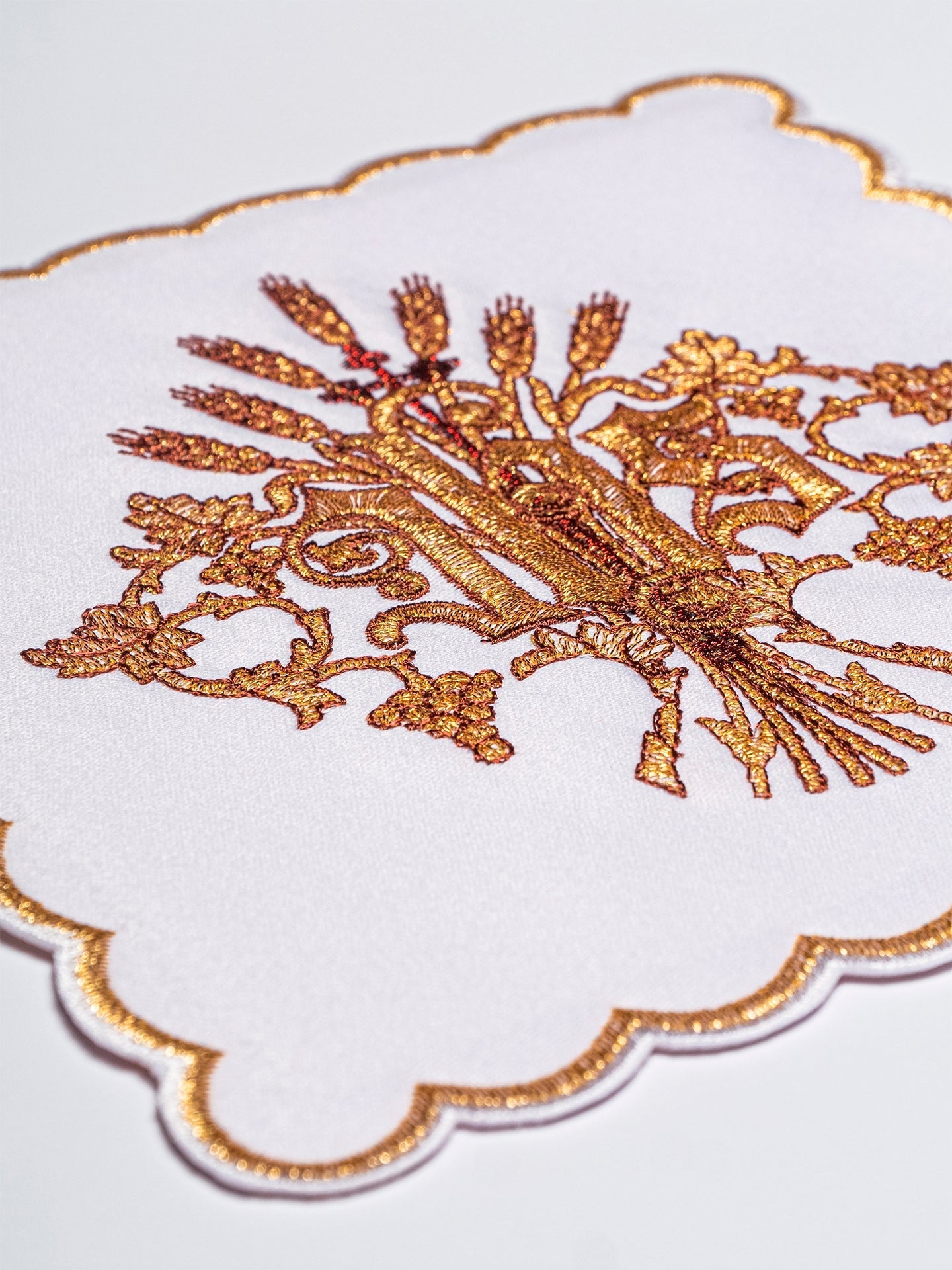 Chalice Linens with big IHS embroidery KK/168 - HAFTINAUSA.COM