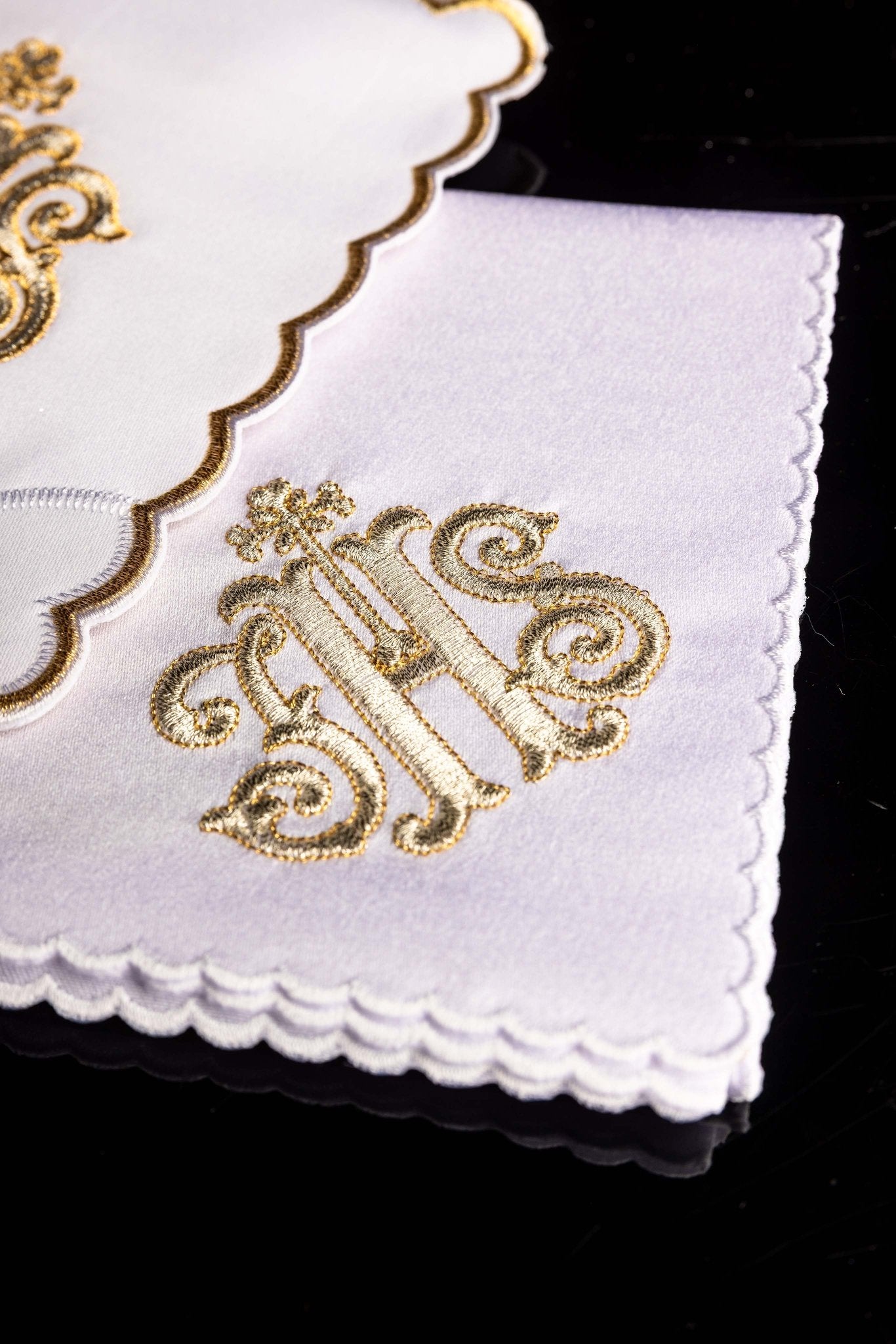 Chalice Linens with Golden IHS Embroidery KK/072/04 - CHASUBLES.COM