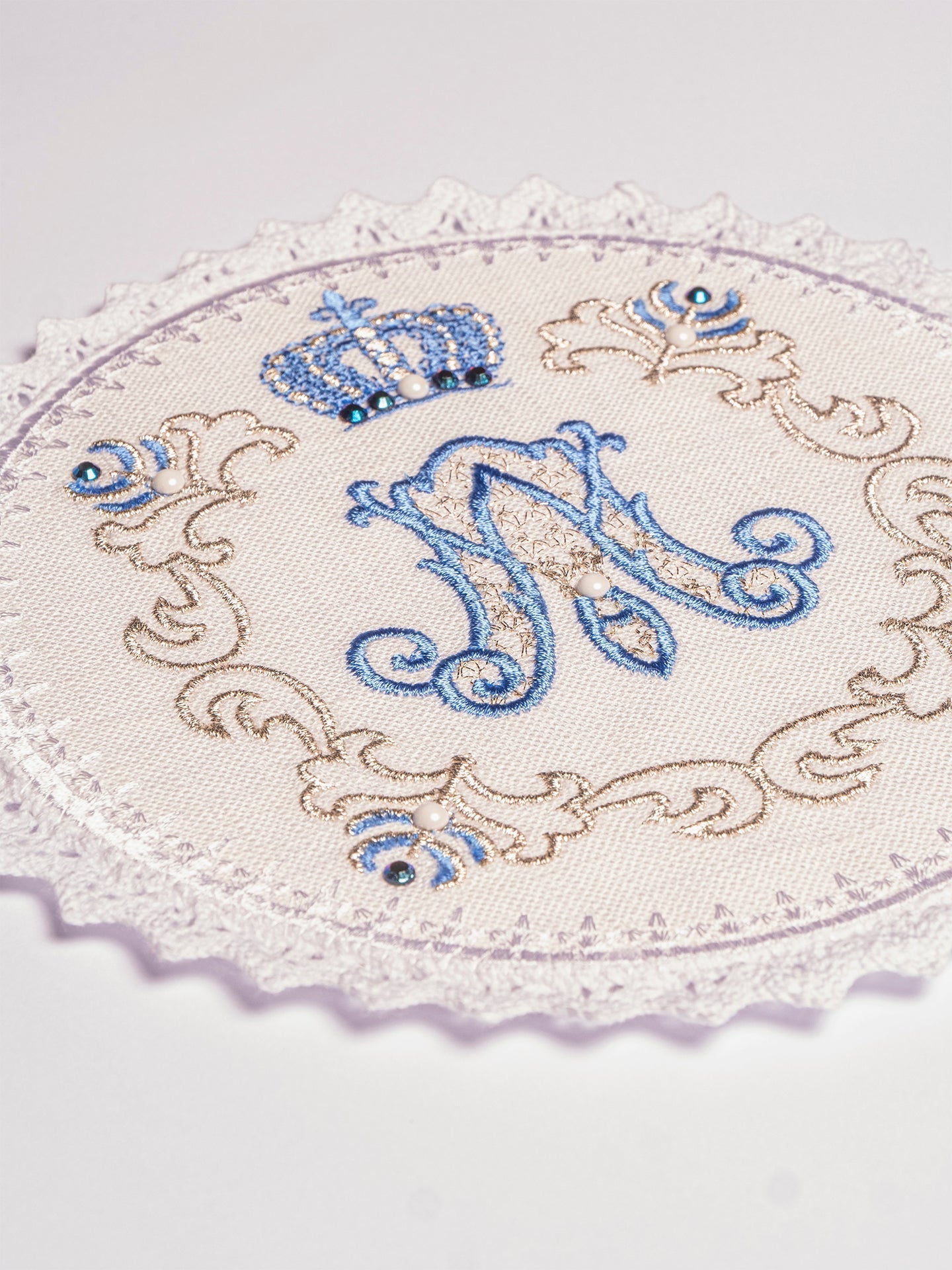 Chalice Linens with Marian Embroidery LE/5001 - HAFTINAUSA.COM