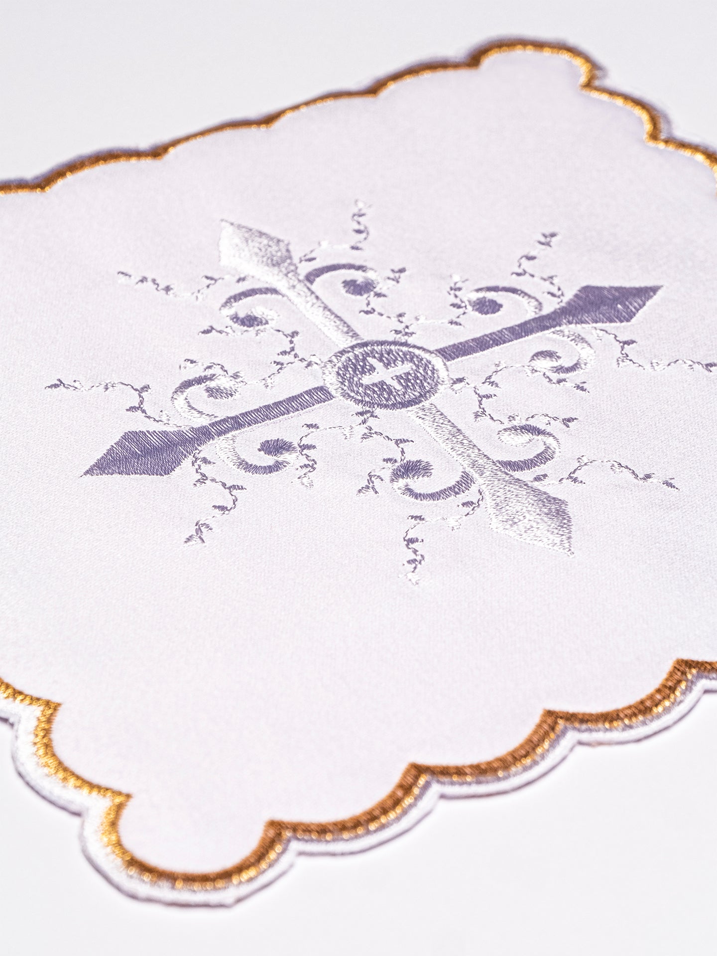 Chalice Linens with white embroidery KK/057 - HAFTINAUSA.COM