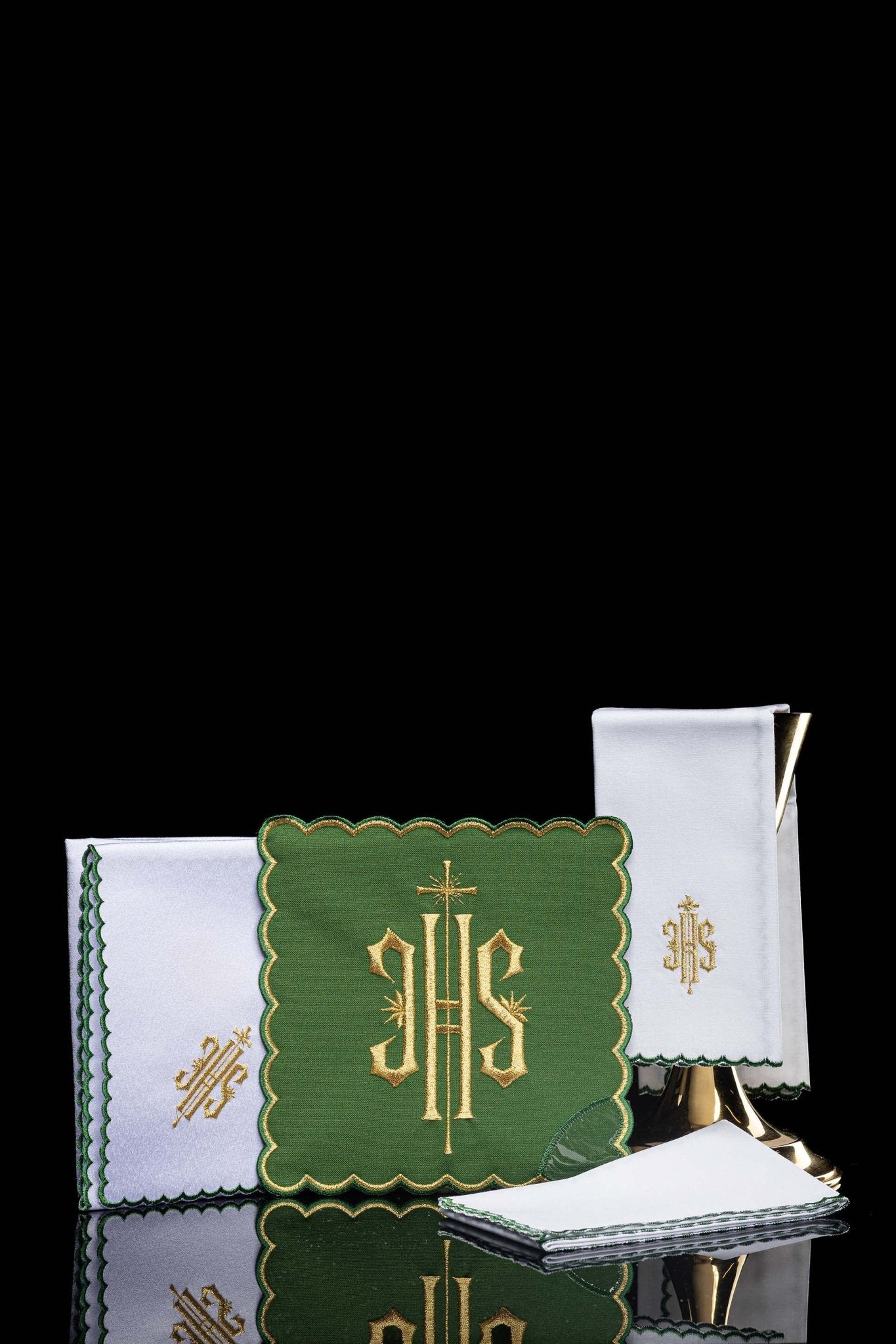 Chalice Set with green Pall and dimensional JHS embroidery KK/029/01 - CHASUBLES.COM