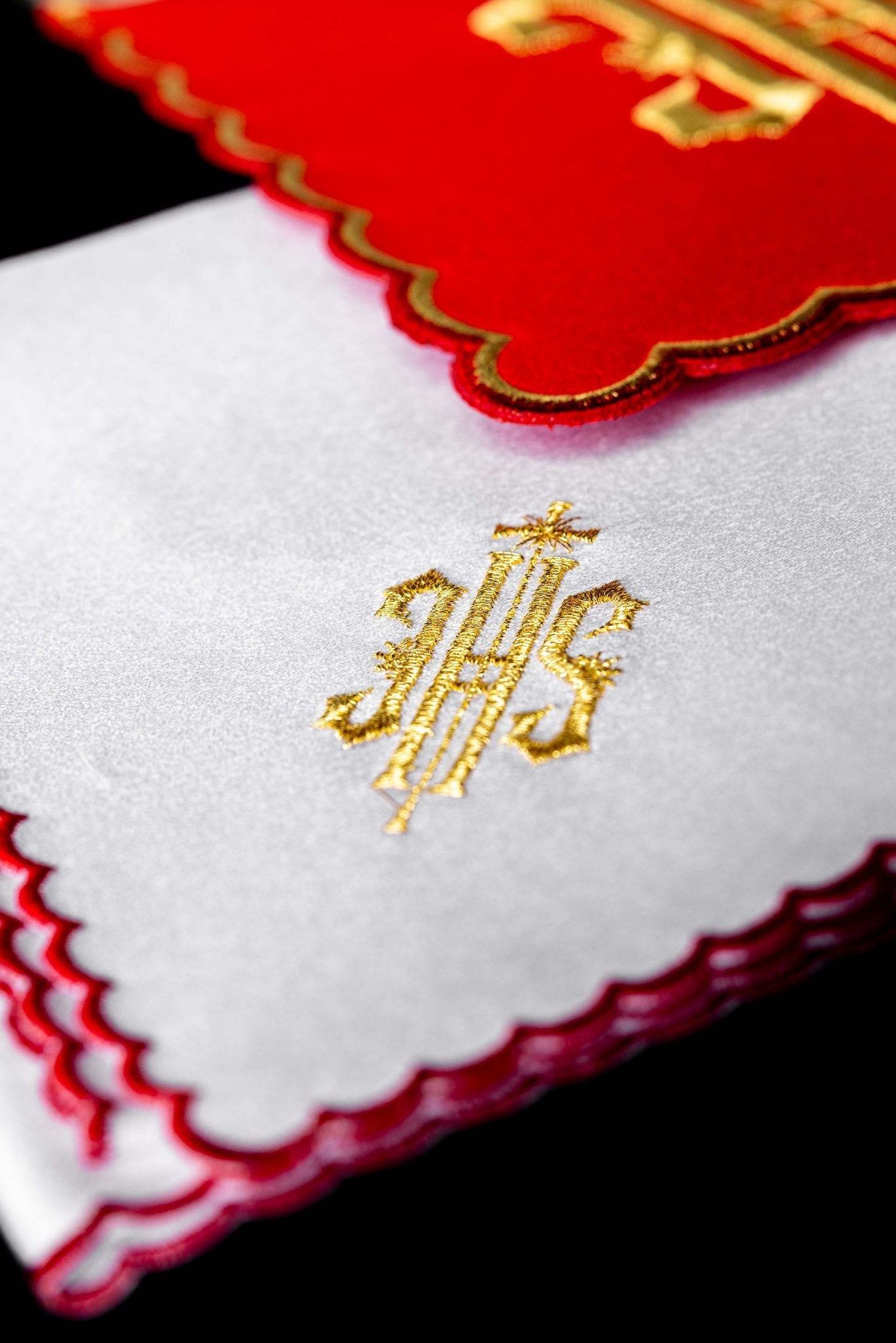Chalice Set with red Pall and dimensional JHS embroidery KK/029/02 - CHASUBLES.COM