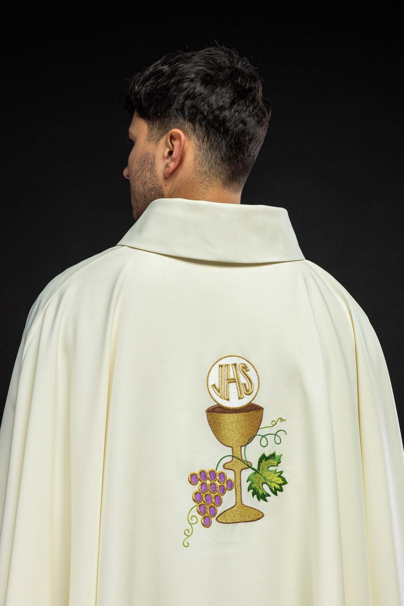 Chasuble Chalice Cross and Grapes in ecru KOR/208/05/12 ECRU - HAFTINAUSA.COM