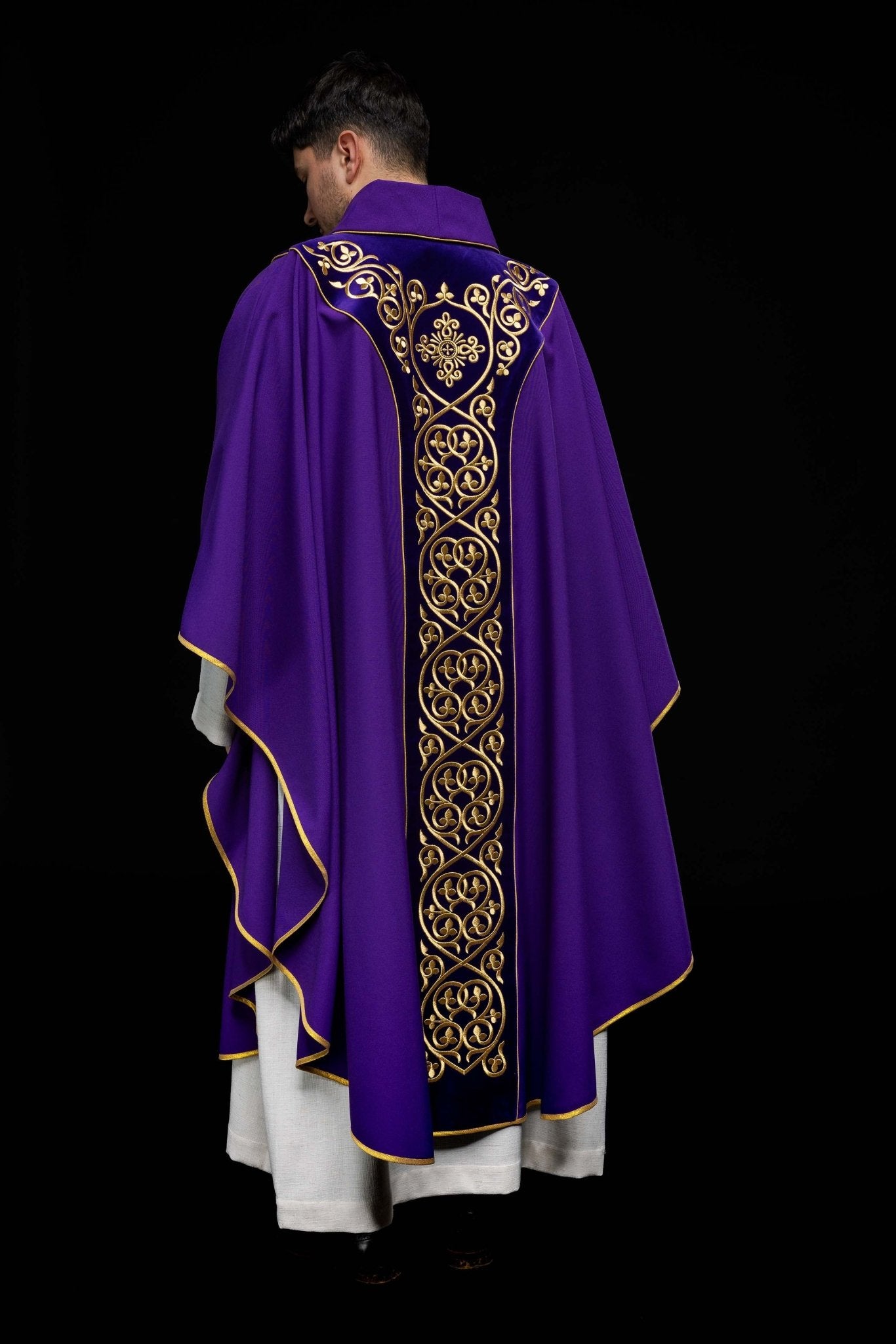 Chasuble decorated with velvet embroidery KOR/169/3 Purple KOR/169/03 - HAFTINAUSA.COM