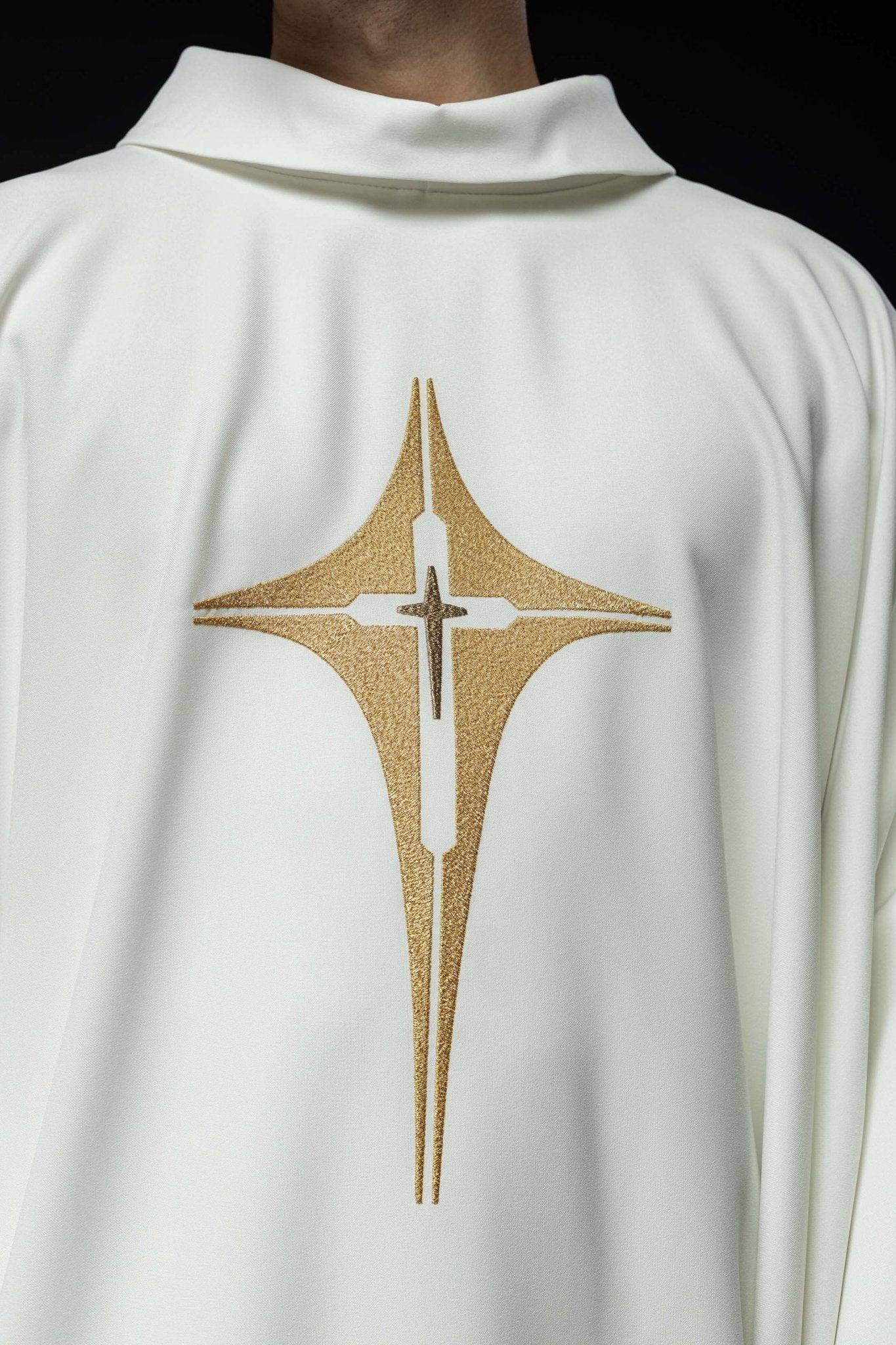 Chasuble embroidered with cross pattern in ecru KOR/002/05/12 ECRU - HAFTINAUSA.COM