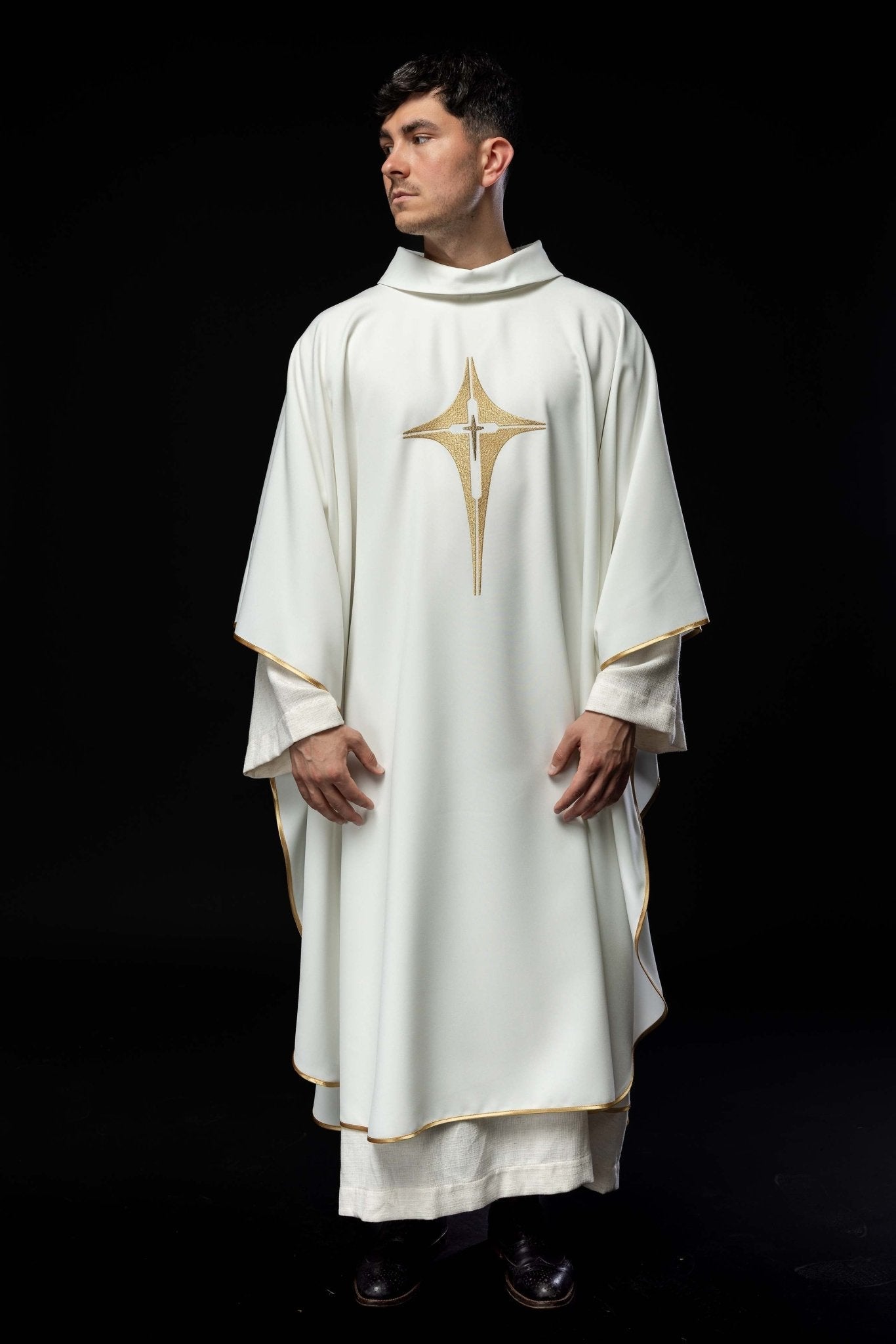Chasuble embroidered with cross pattern in ecru KOR/002/05/12 ECRU - HAFTINAUSA.COM