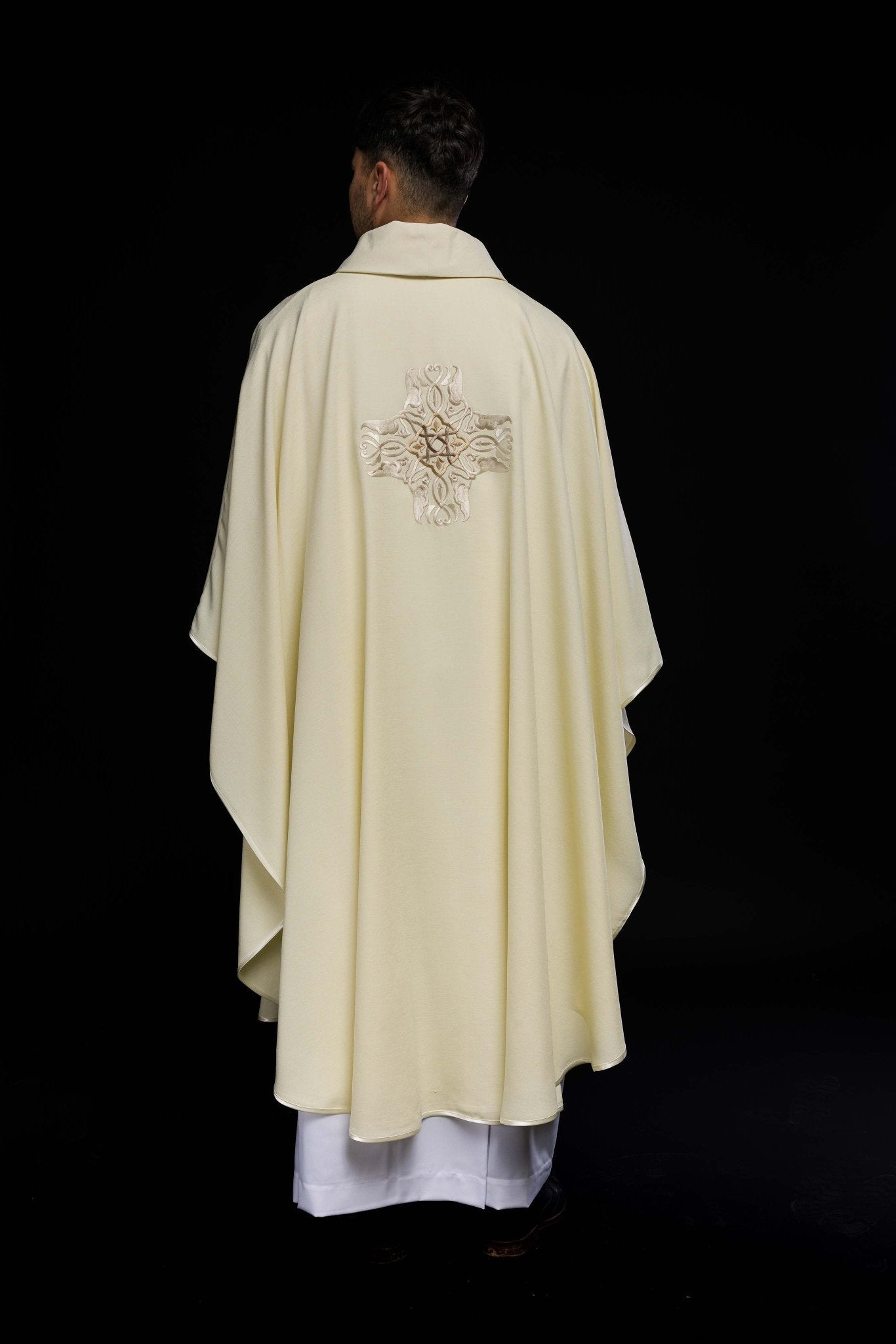 Chasuble embroidered with Cross pattern in ecru HA7035 - 05 ECRU - HAFTINAUSA.COM