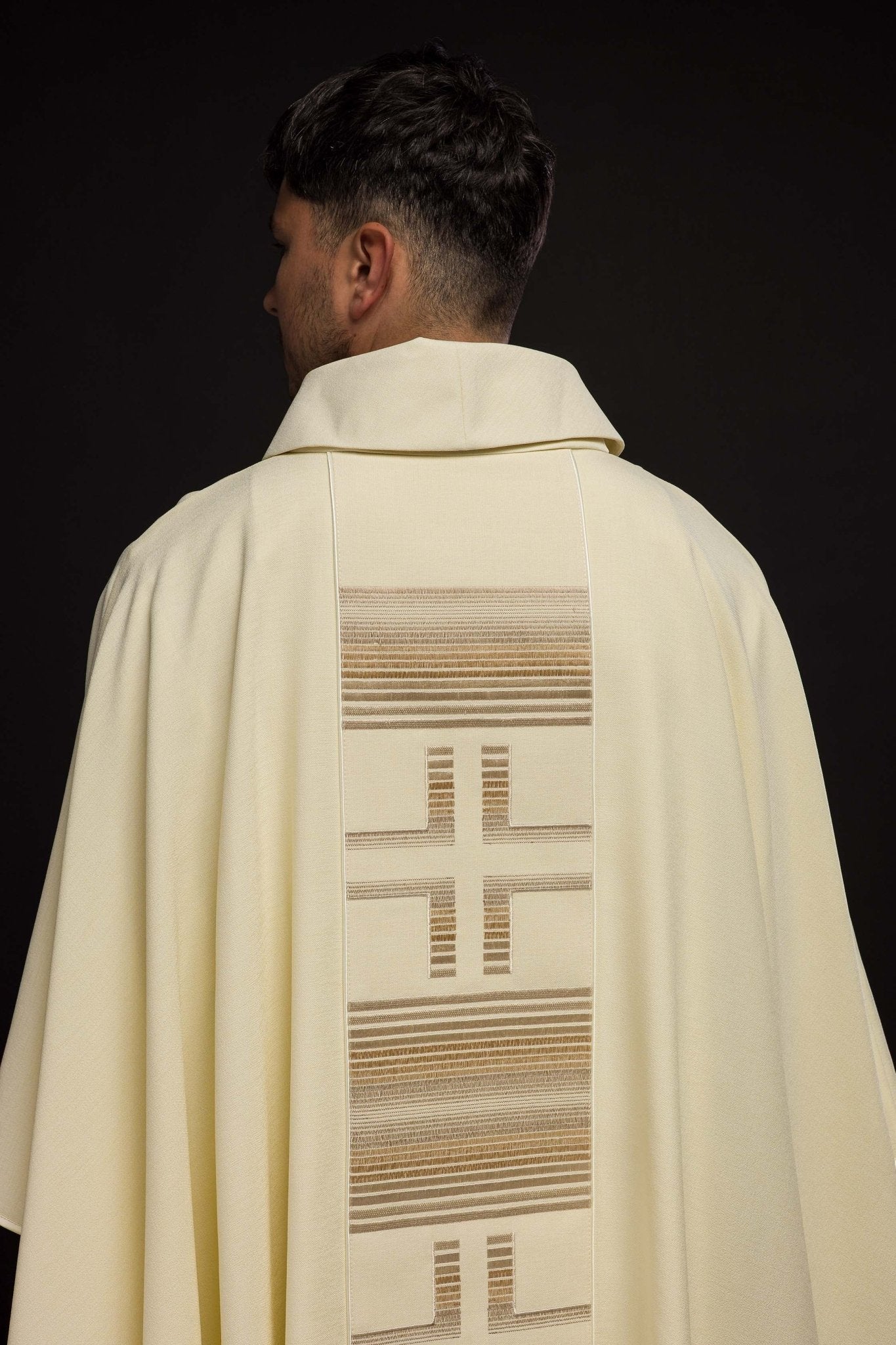 Chasuble embroidered with Crosses in ecru HA7032 - 05 ECRU - HAFTINAUSA.COM