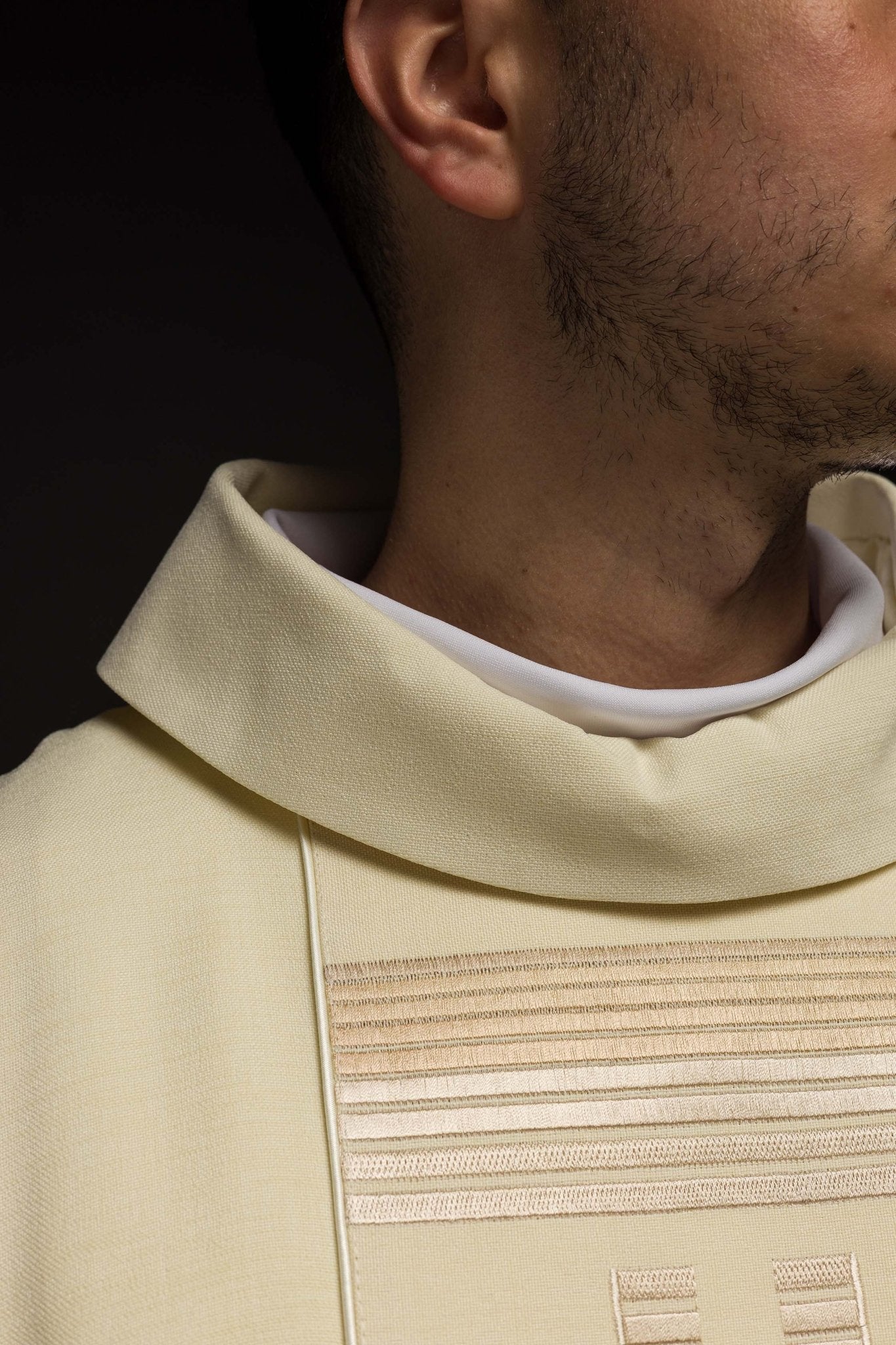 Chasuble embroidered with Crosses in ecru HA7032 - 05 ECRU - HAFTINAUSA.COM