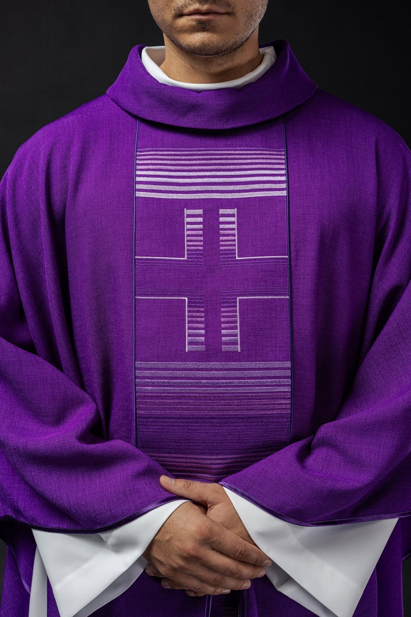 Chasuble embroidered with Crosses in purple HA7032 - 03 FIOLET - HAFTINAUSA.COM