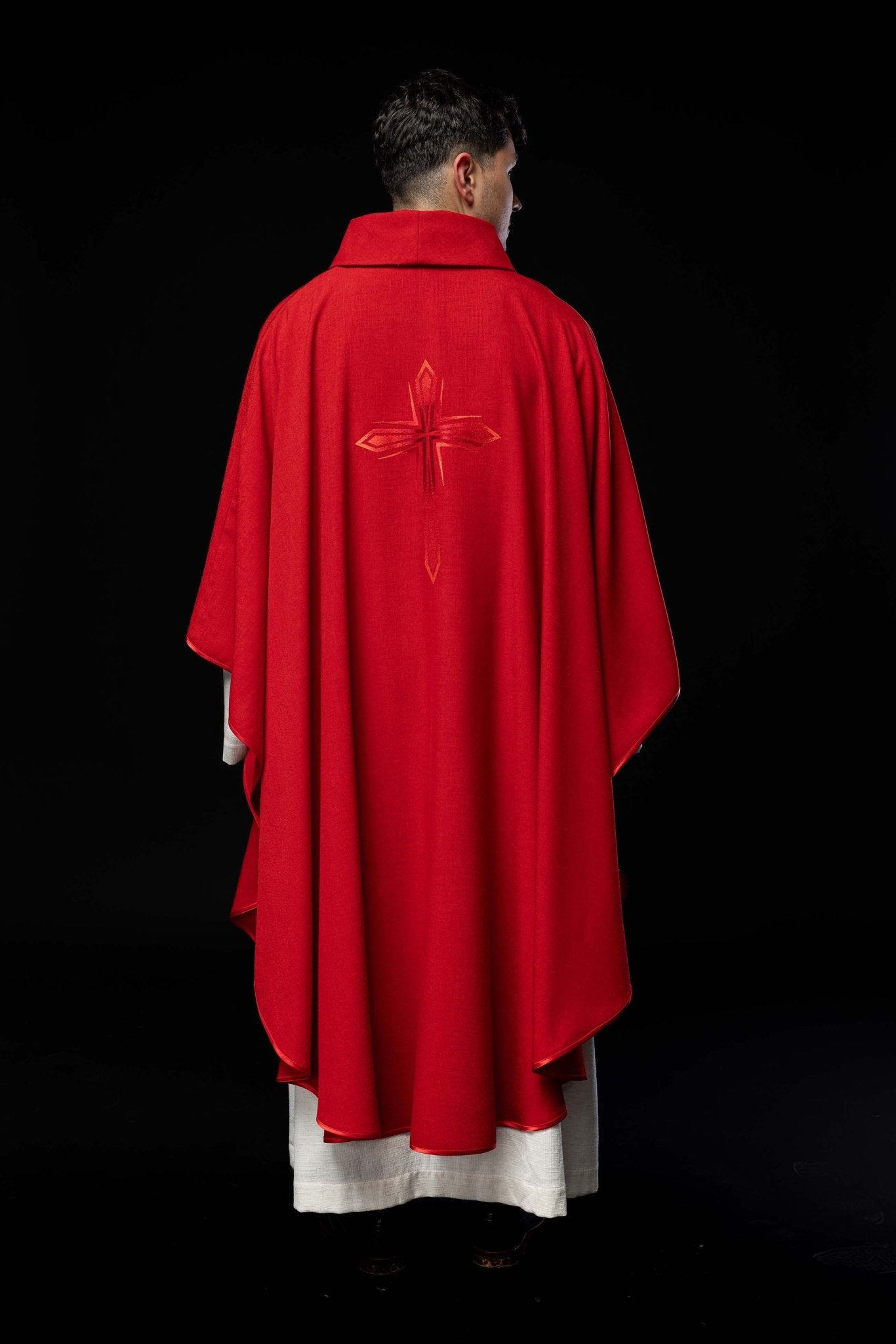 Chasuble embroidered with ecru Cross HA7034 - 02 CZERWONY - HAFTINAUSA.COM