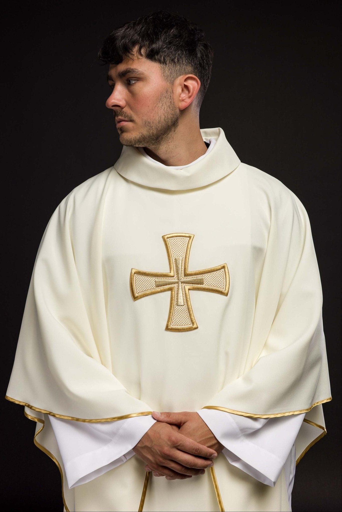 Chasuble embroidered with ecru Cross KOR/258/05/12 - HAFTINAUSA.COM