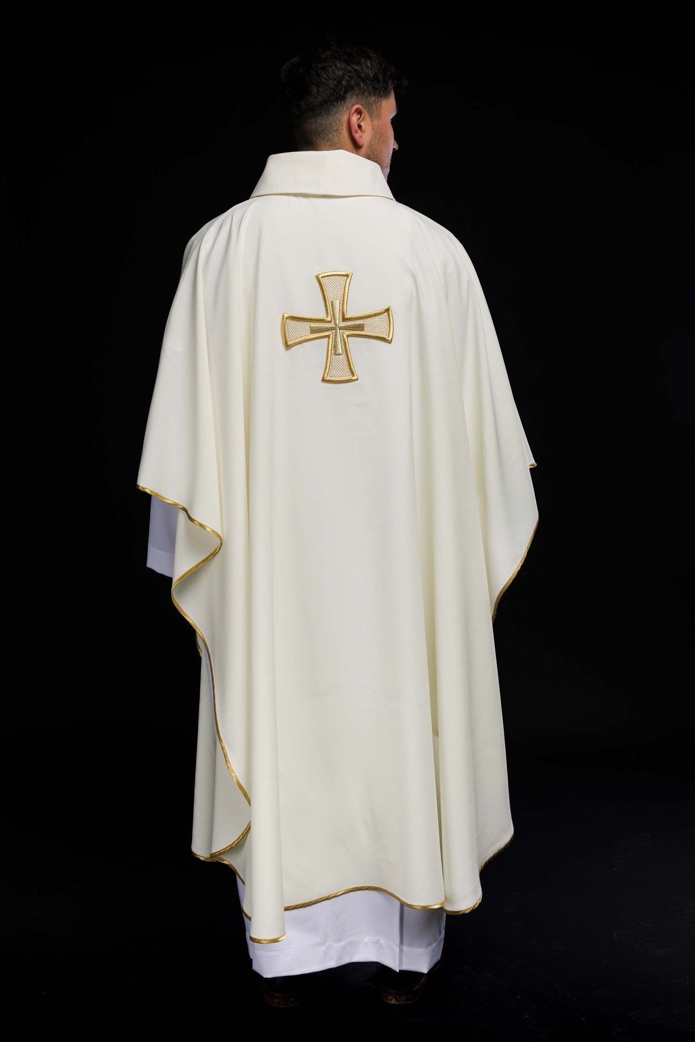 Chasuble embroidered with ecru Cross KOR/258/05/12 - HAFTINAUSA.COM