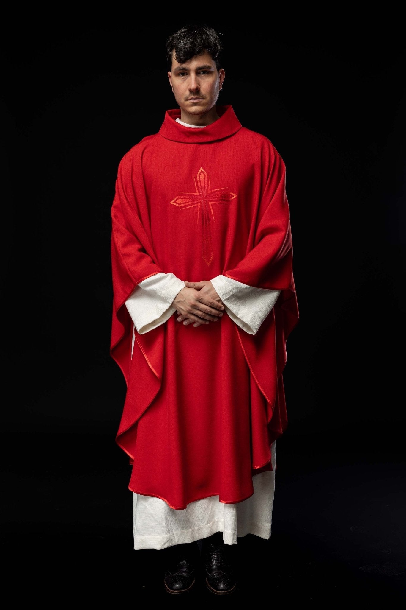 Chasuble embroidered with ecru Cross HA7034 - 02 CZERWONY - HAFTINAUSA.COM