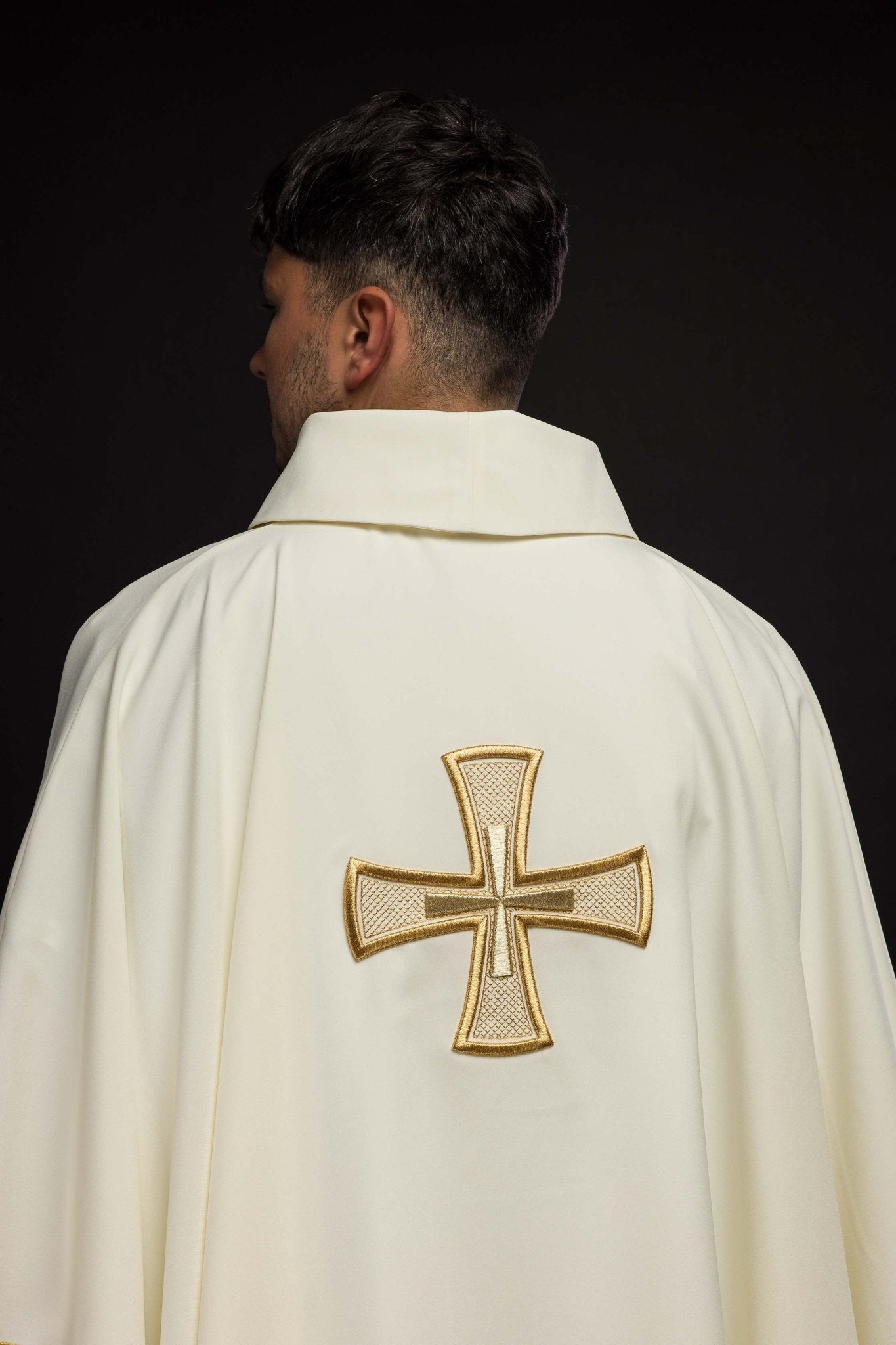 Chasuble embroidered with ecru Cross KOR/258/05/12 - HAFTINAUSA.COM