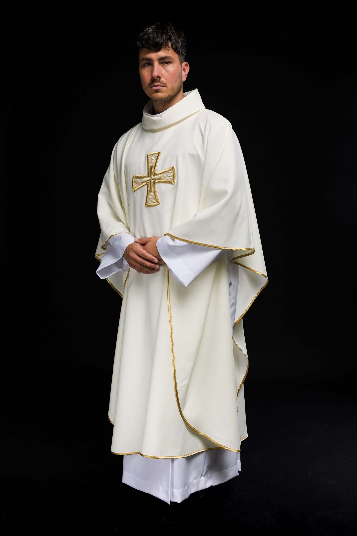 Chasuble embroidered with ecru Cross KOR/258/05/12 - HAFTINAUSA.COM