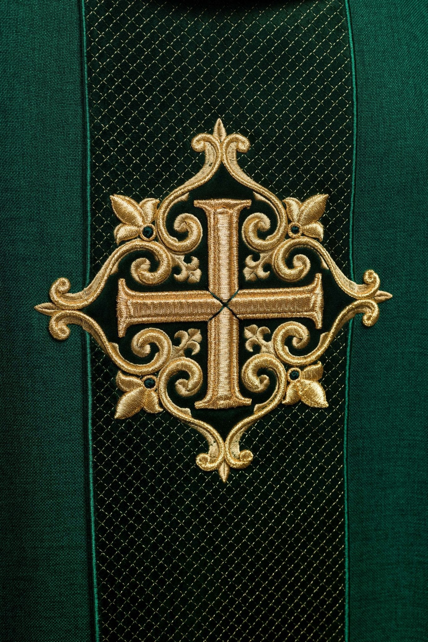 Chasuble embroidered with Green Cross LE/7029/01 - CHASUBLES.COM
