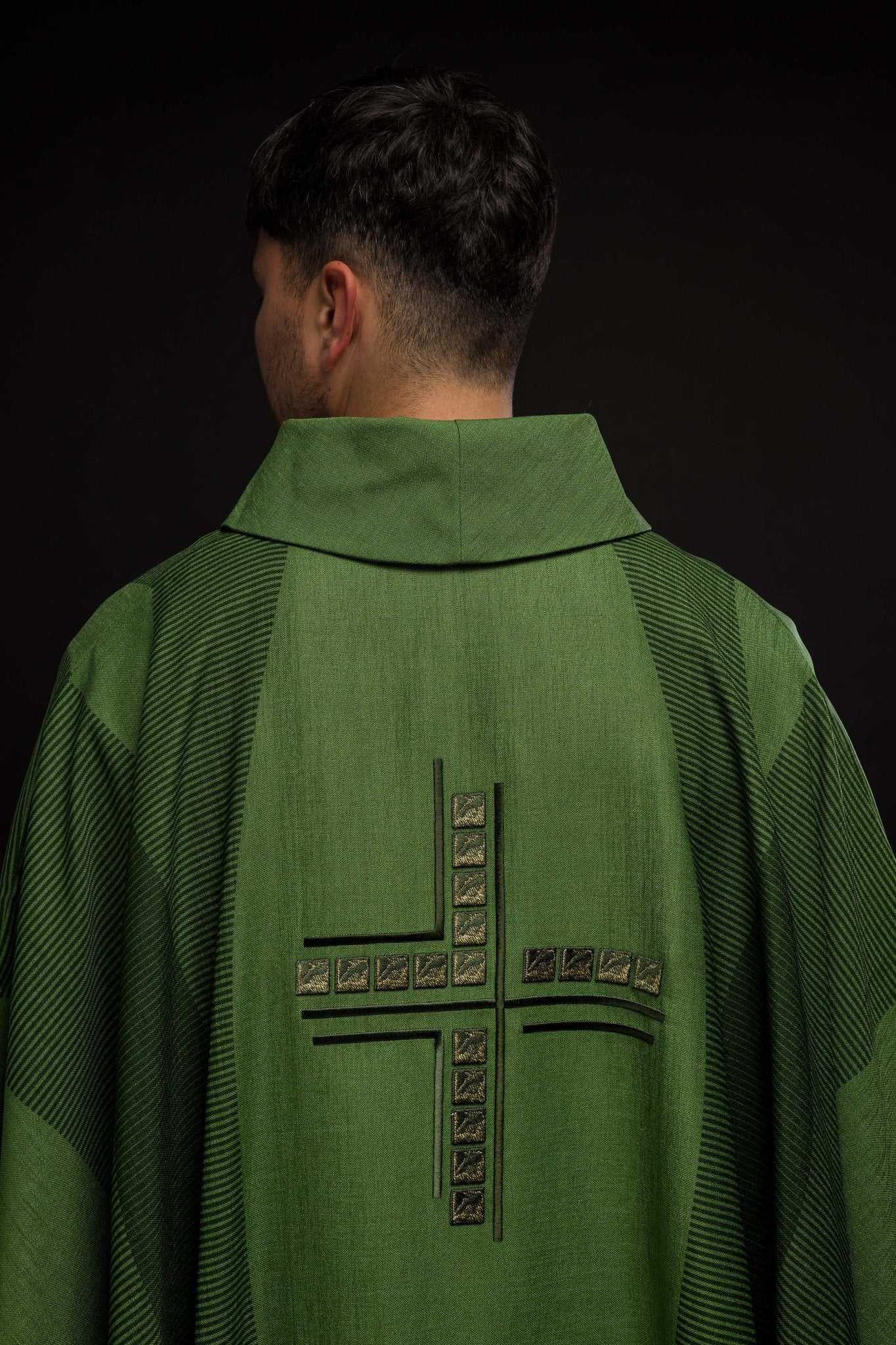 Chasuble embroidered with green print and embroidery HA7036 - 01 ZIELONY - HAFTINAUSA.COM