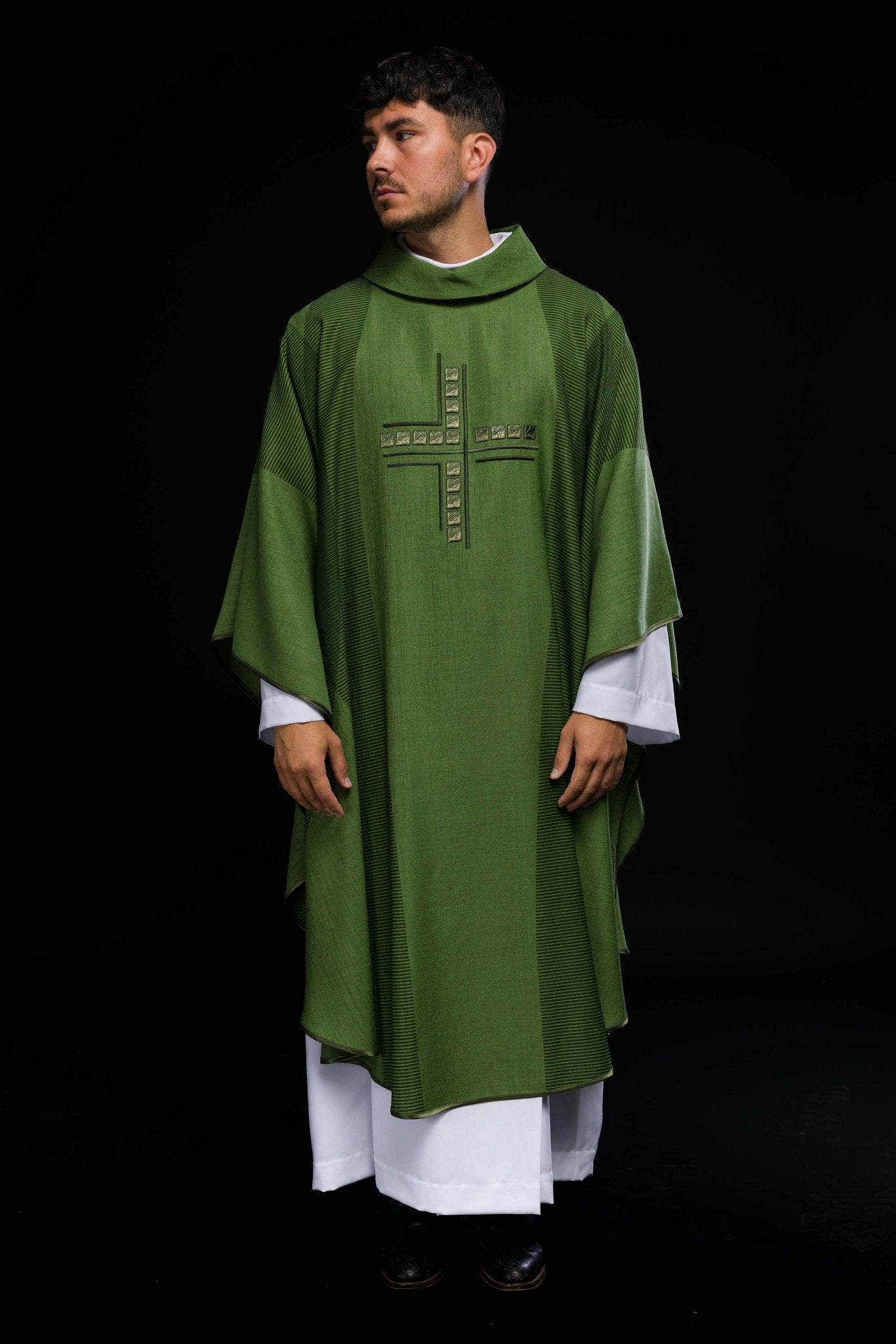 Chasuble embroidered with green print and embroidery HA7036 - 01 ZIELONY - HAFTINAUSA.COM