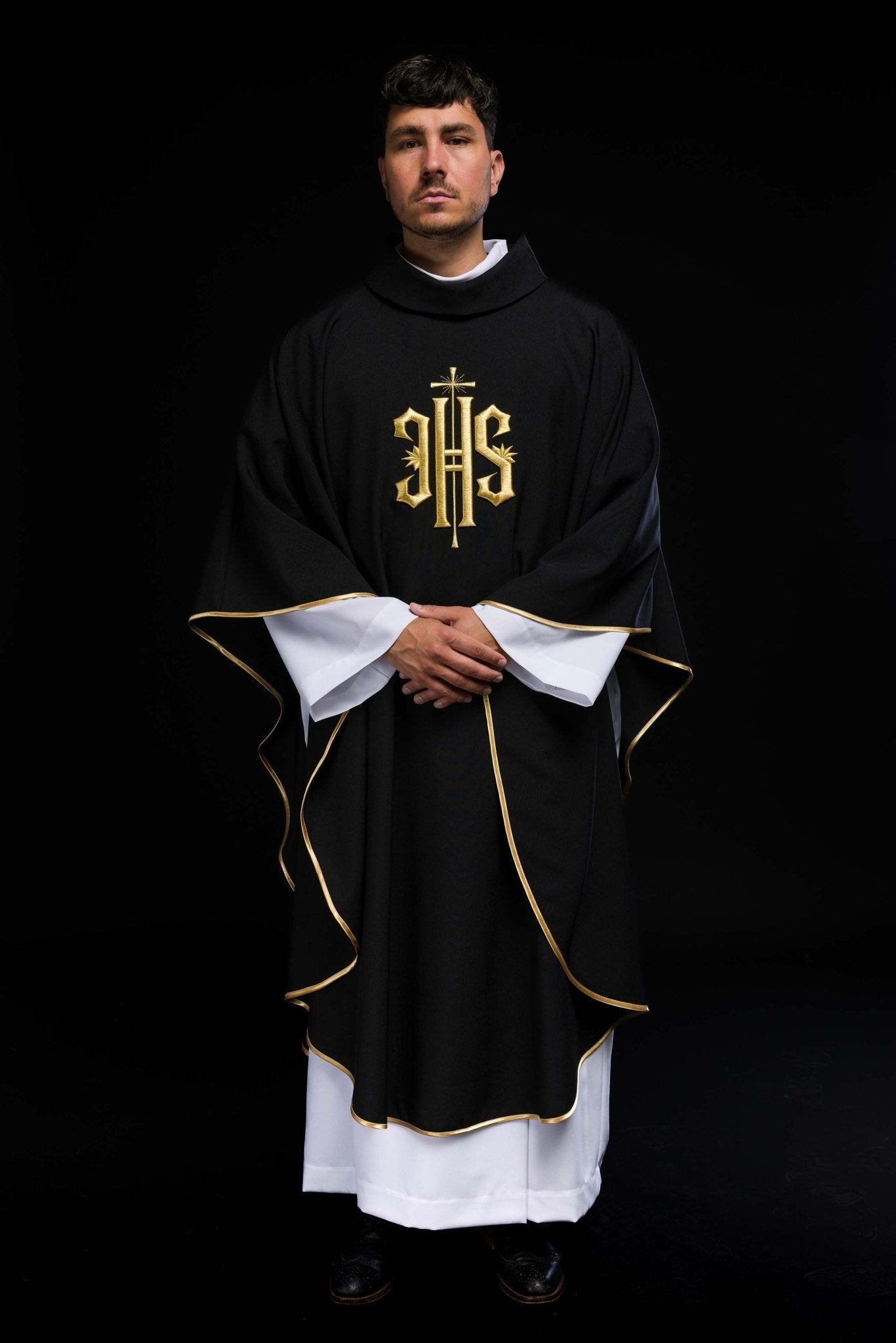 Chasuble embroidered with IHS symbol in black KOR/010/07/12 CZARNY - HAFTINAUSA.COM