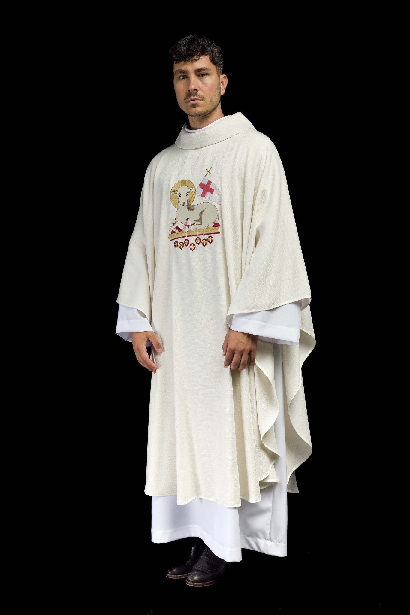 Chasuble embroidered with Lamb symbol in ecru KDT/7049/05/49 ECRU - CHASUBLES.COM