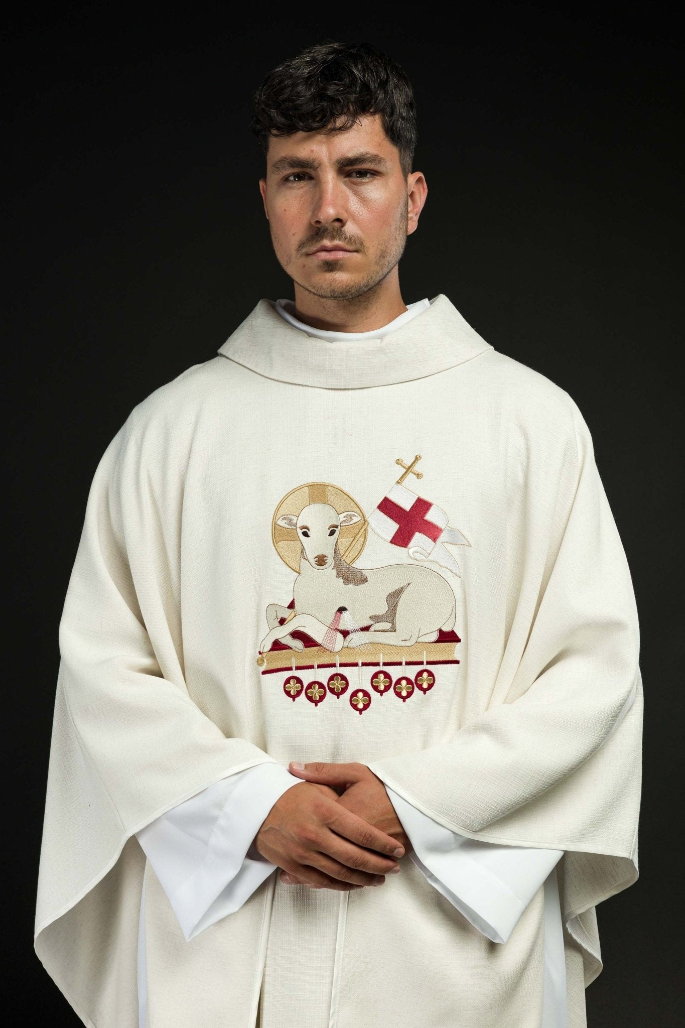 Chasuble embroidered with Lamb symbol in ecru KDT/7049/05/49 ECRU - CHASUBLES.COM