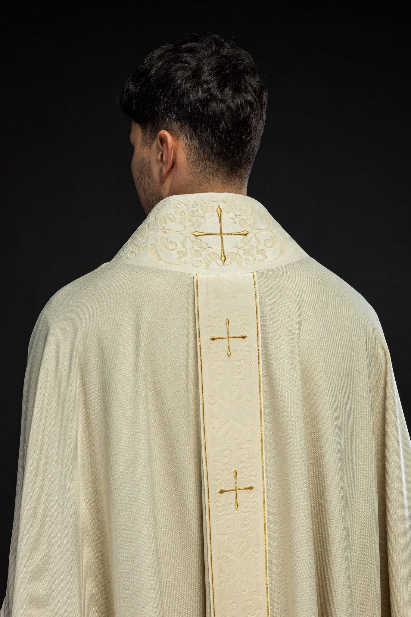 Chasuble in ecru color with an embroidered band and collar decorated with crosses LE/7073/05 - CHASUBLES.COM