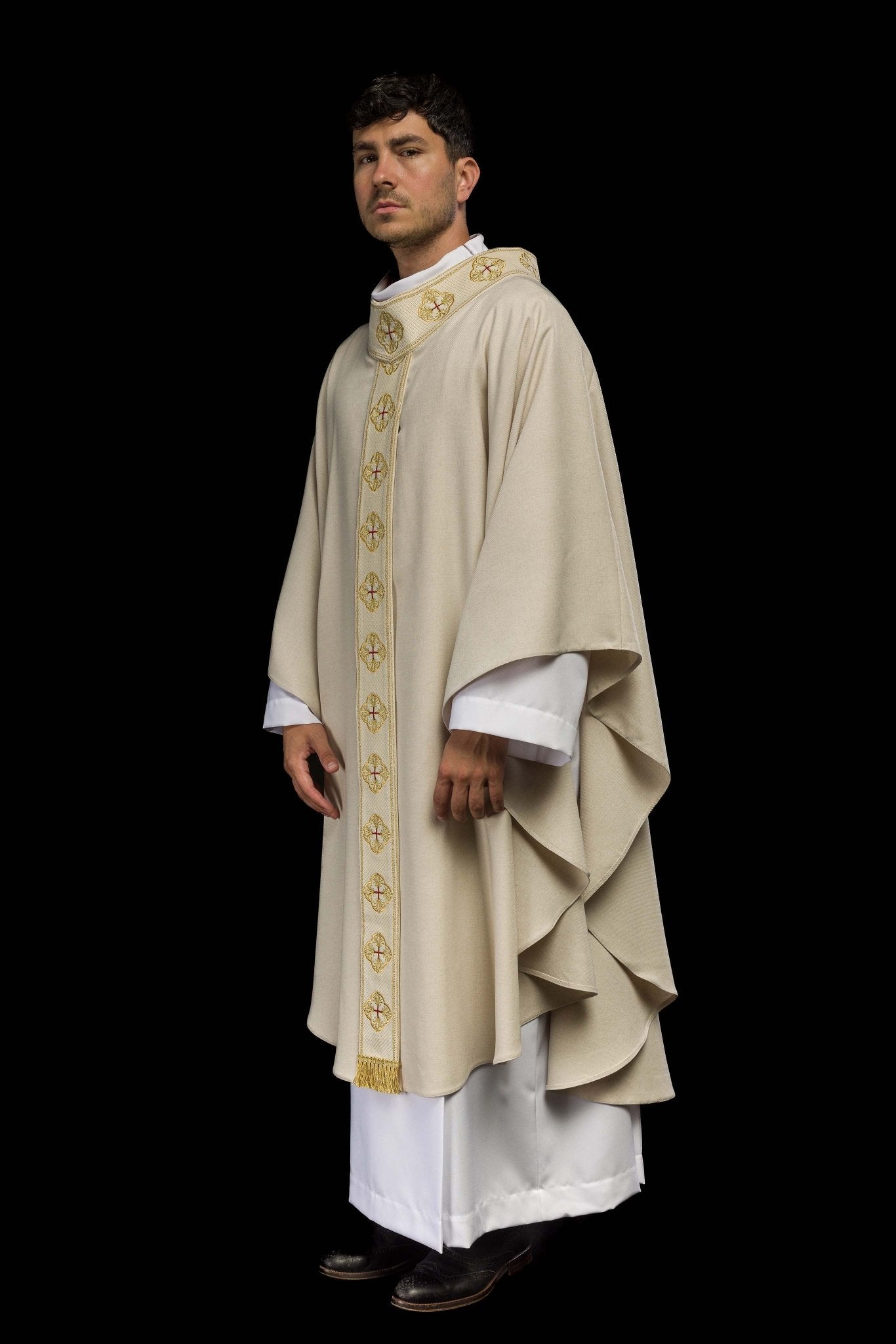 Chasuble in ecru color with embroidered belt and collar in crosses S-7069-05-70 - CHASUBLES.COM