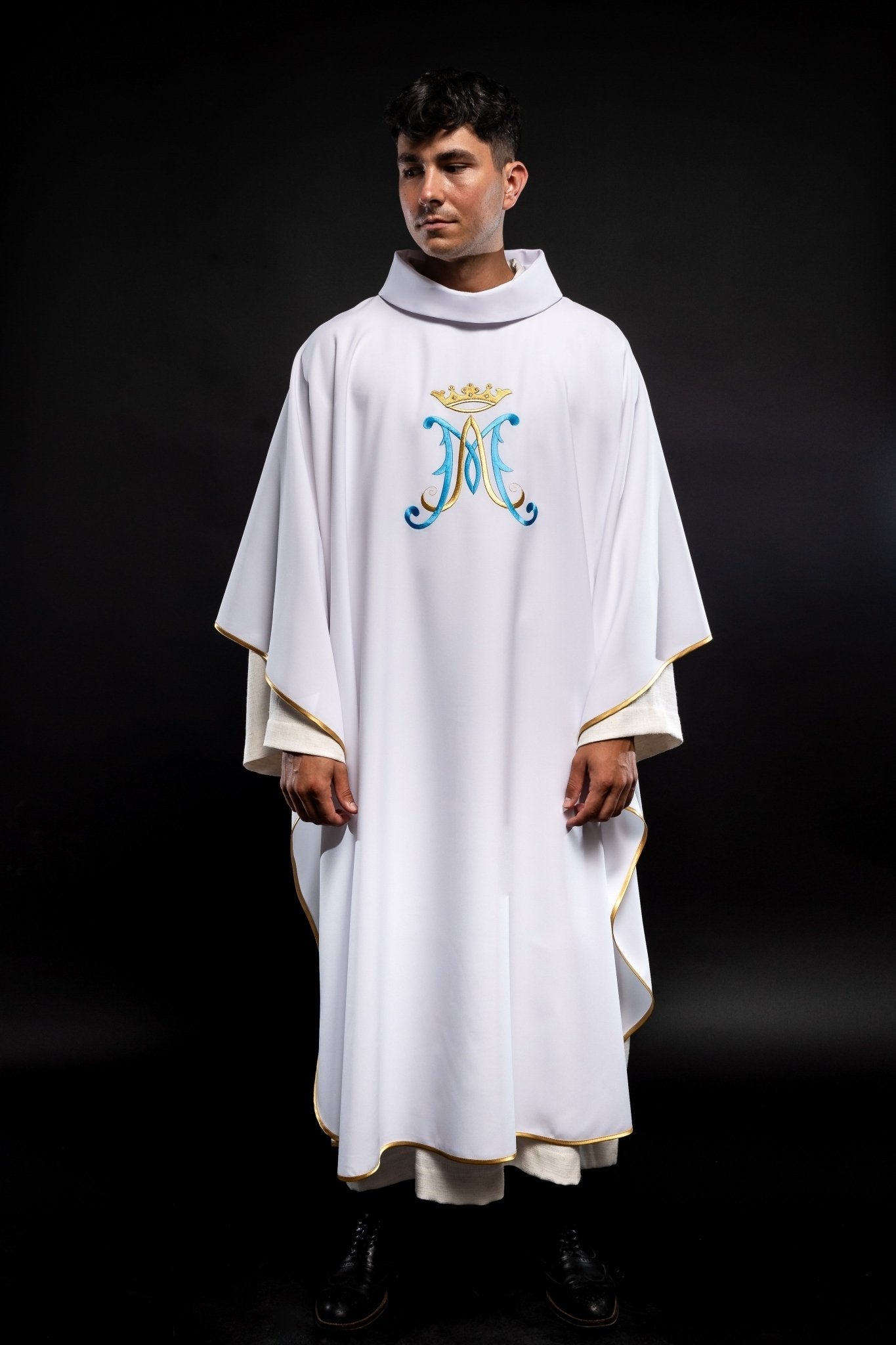 Chasuble in ecru with cross embroidery KOR/090/04/12 BIAŁY - HAFTINAUSA.COM