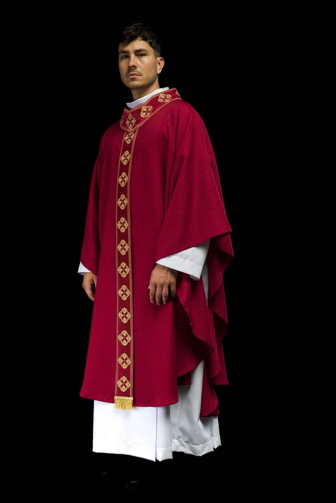 Chasuble in red with embroidered belt and crosses on the collar S-7069-02-70 - CHASUBLES.COM