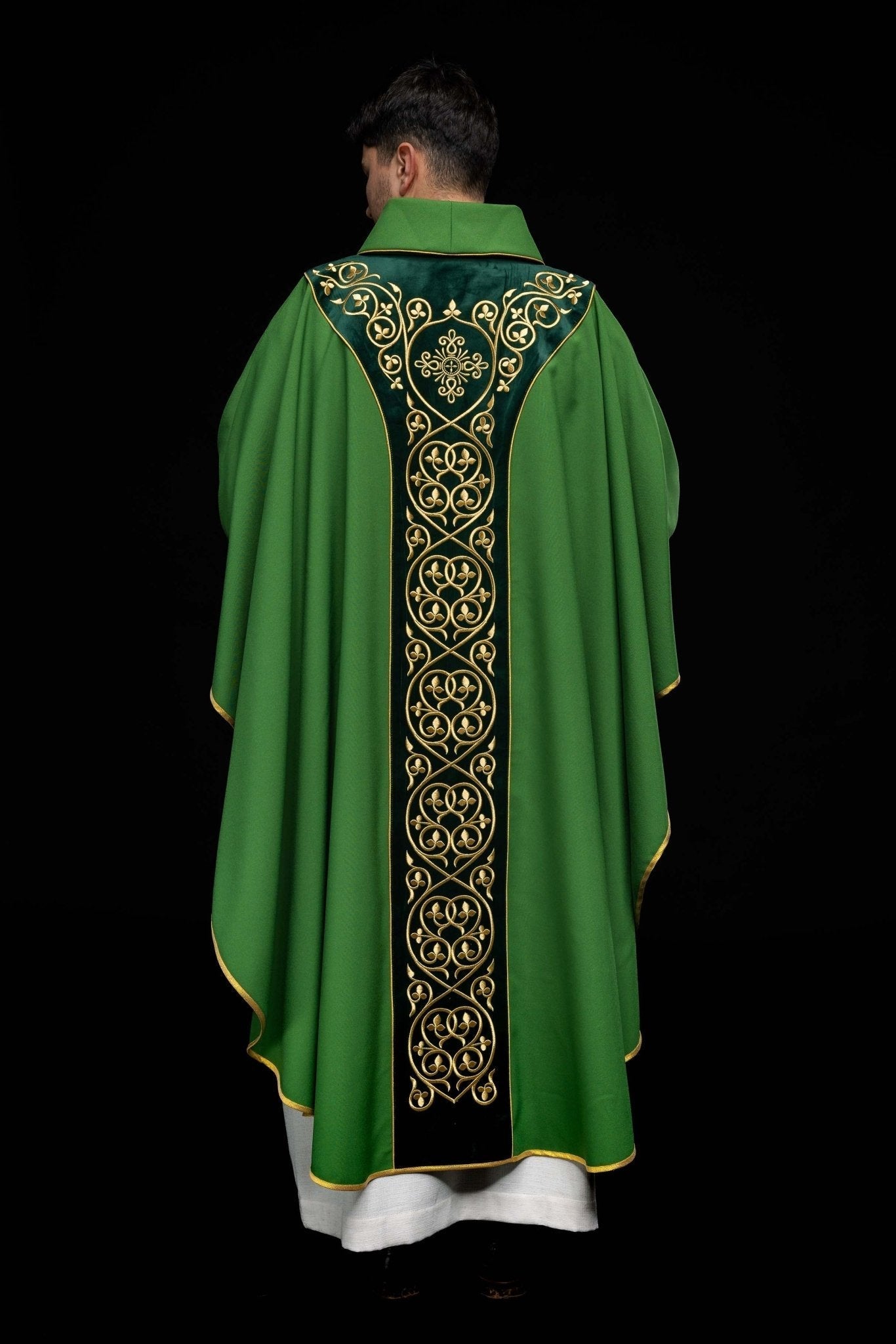 Chasuble made from green velvet fabric with gold embroidery KOR/169/01 - HAFTINAUSA.COM