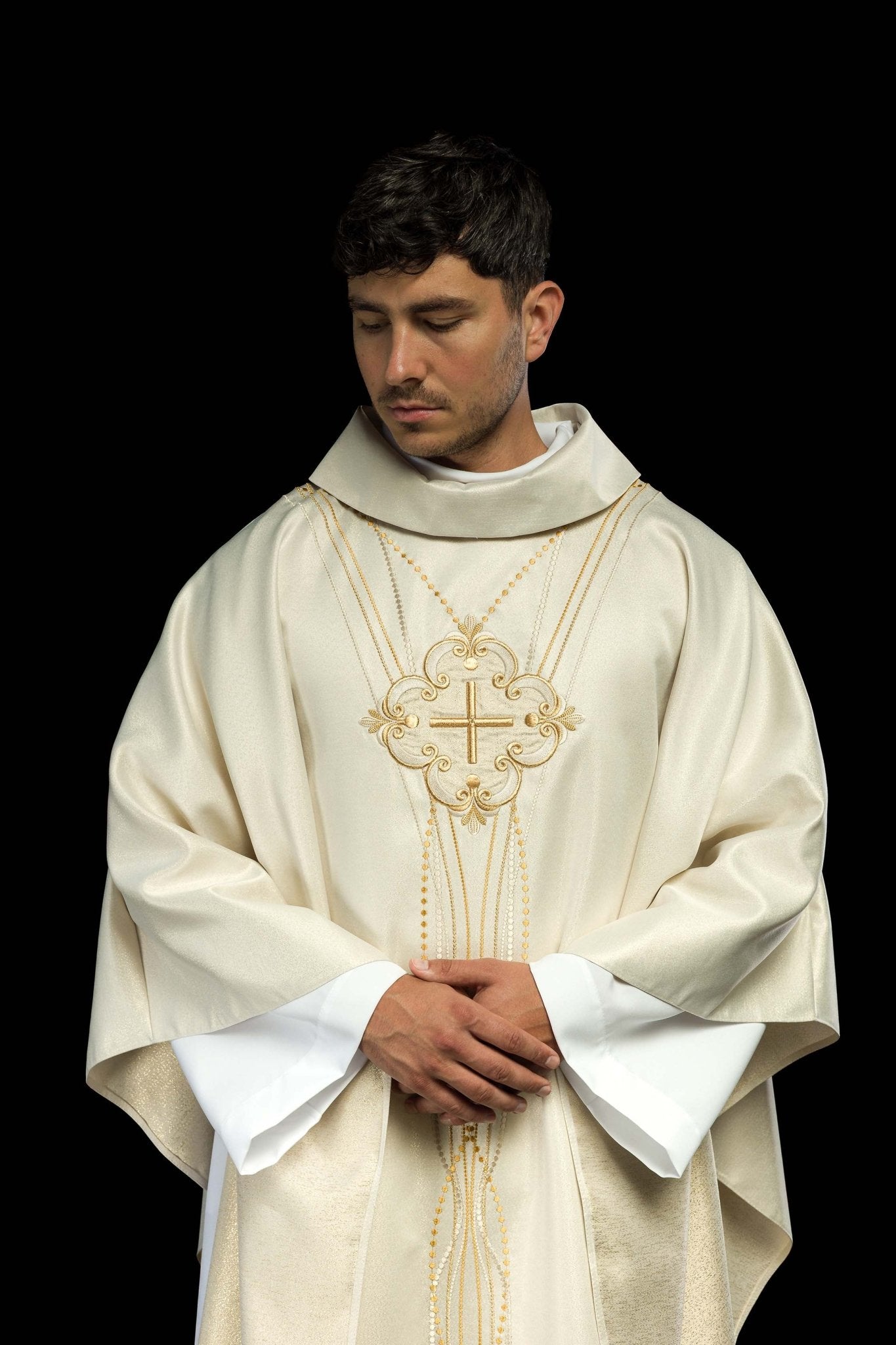 Chasuble made of shiny fabric inspired by the rosary LE/7016/05 - CHASUBLES.COM